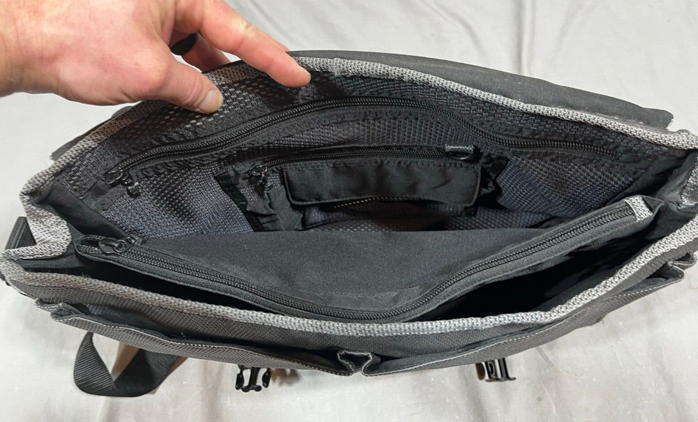 TUMI T2 Tech Heavy Duty Gray Expandable Messenger Bag Satisfaction