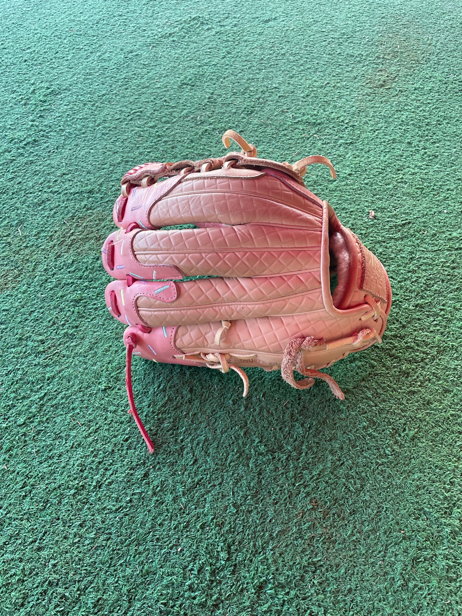 Aria Baseball Glove SidelineSwap