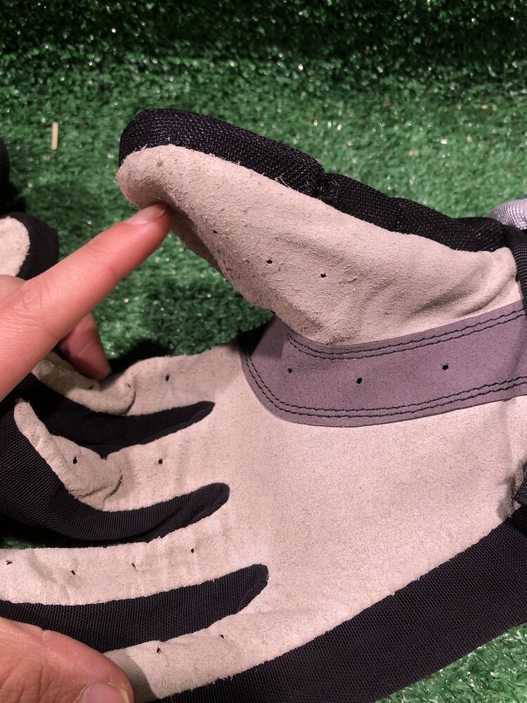 Bauer Large Street Hockey Gloves SidelineSwap