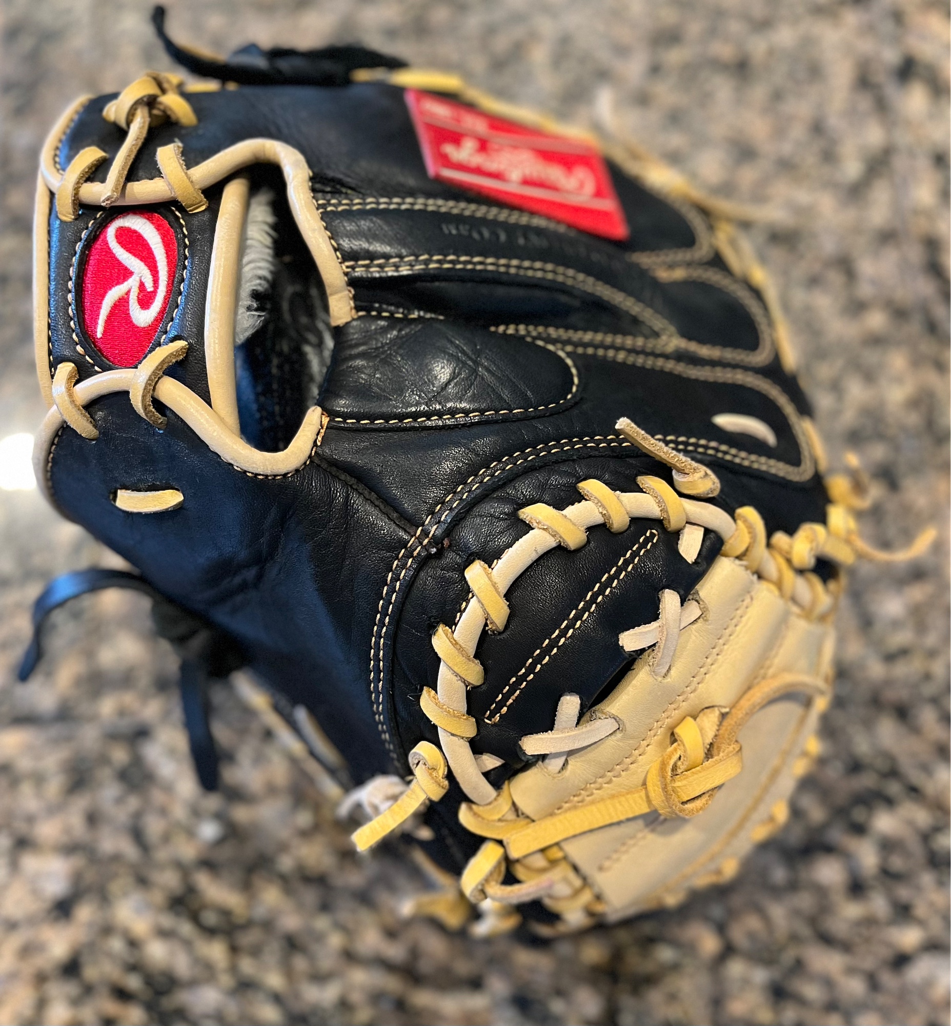 Rawlings Gold Glove Elite 32.5 Catchers Mitt SidelineSwap