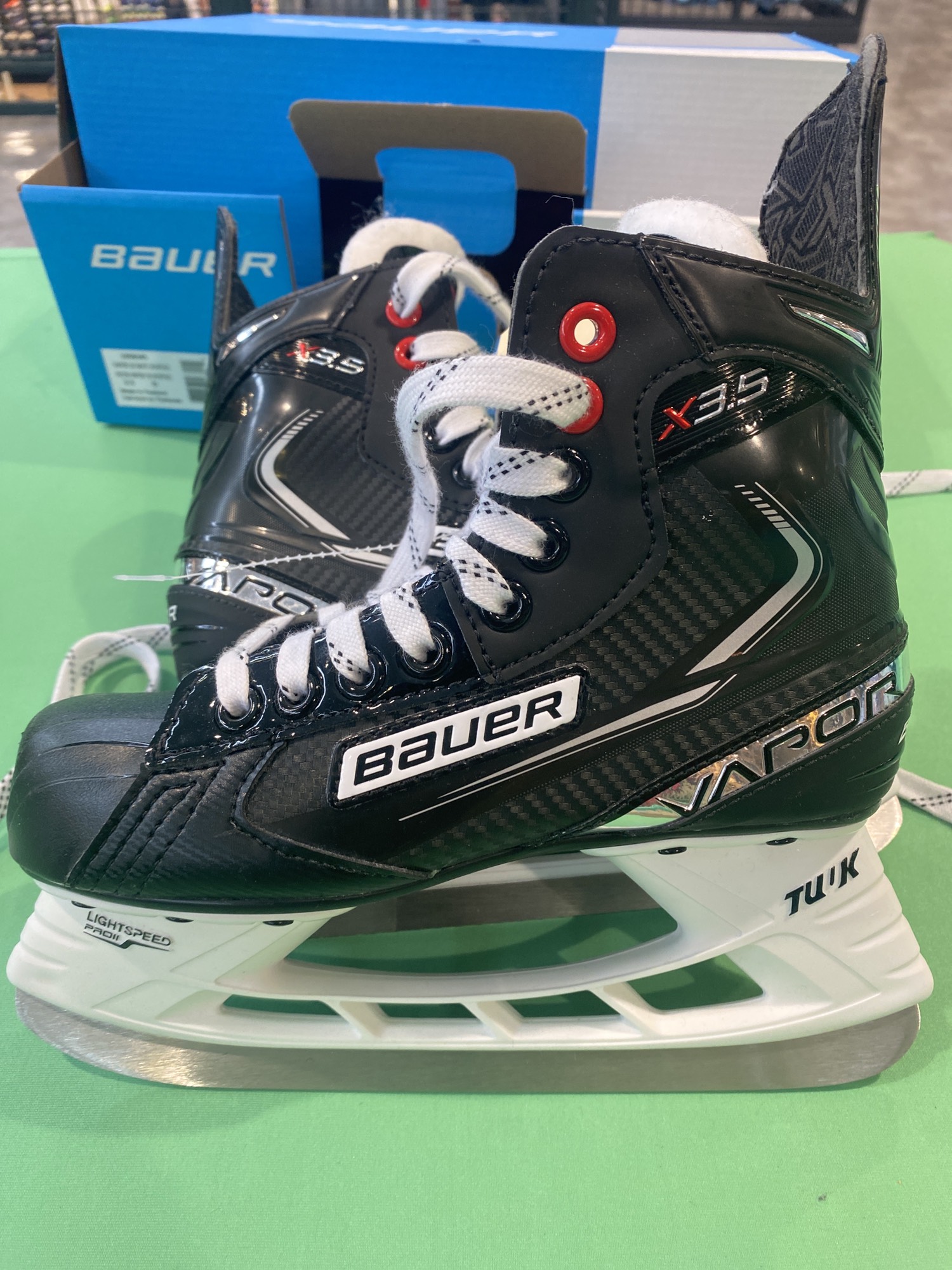 Junior Used Bauer Vapor X3.5 Hockey Skates 2.0 SidelineSwap