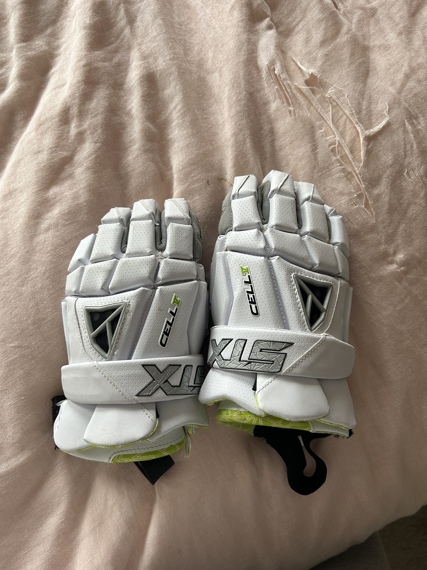 Used Player's STX Large Cell V Lacrosse Gloves SidelineSwap