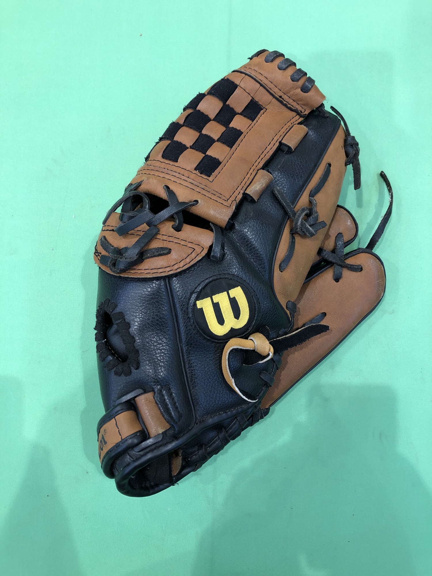 Used Wilson Elite RightHand Throw Infield Baseball Glove (12.5