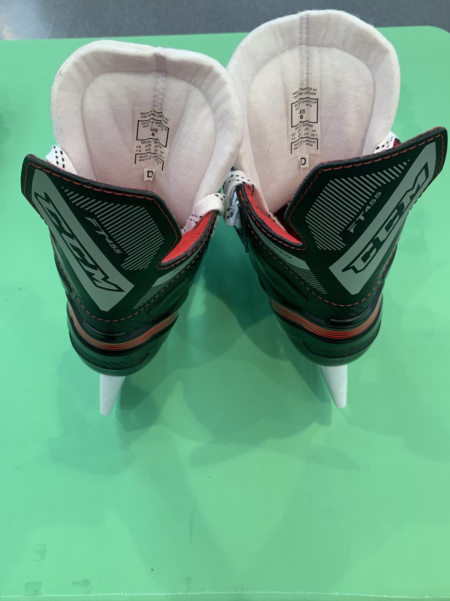 Used Senior CCM JetSpeed FT455 Hockey Skates (Regular) Size 6.0