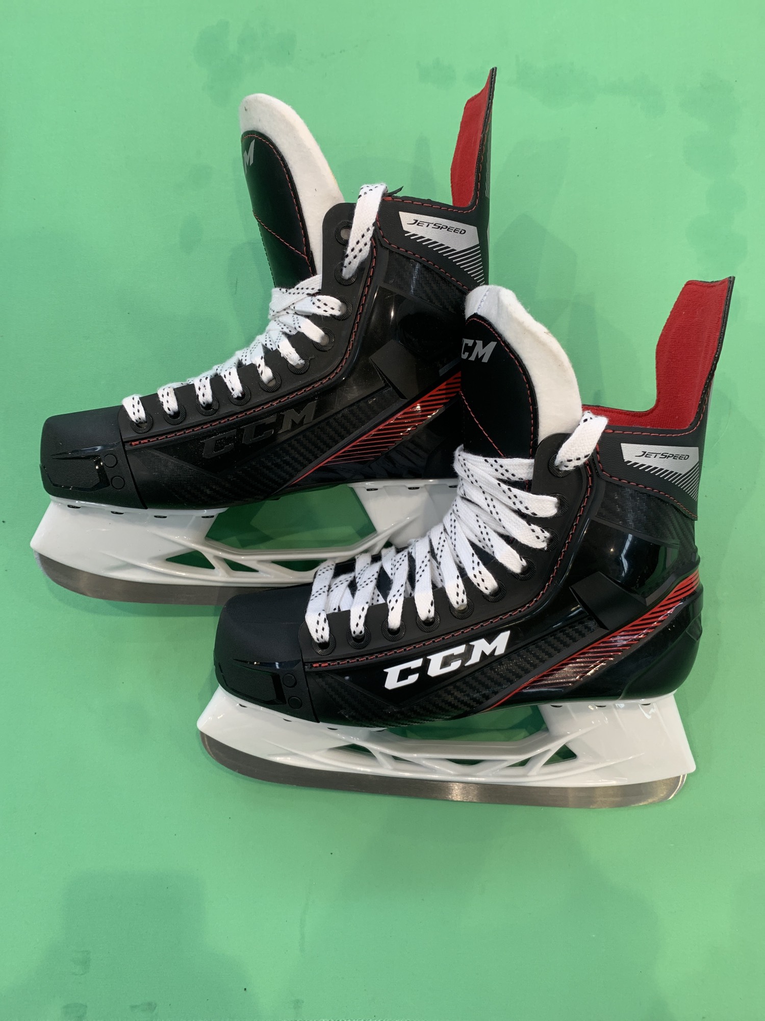 Used Senior CCM JetSpeed FT455 Hockey Skates (Regular) Size 6.0