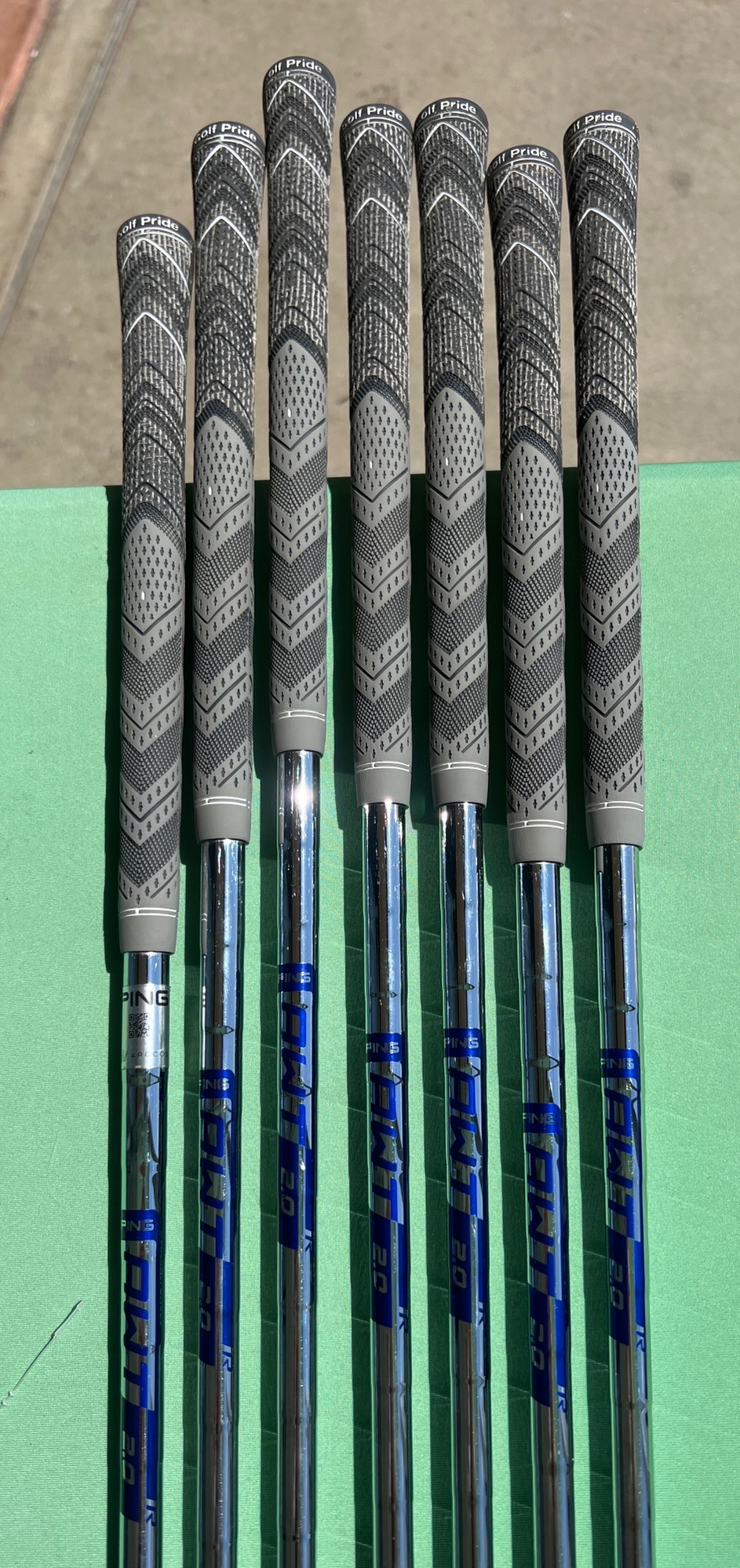 Used Men's Ping G425 Left Iron Set Regular Graphite SidelineSwap