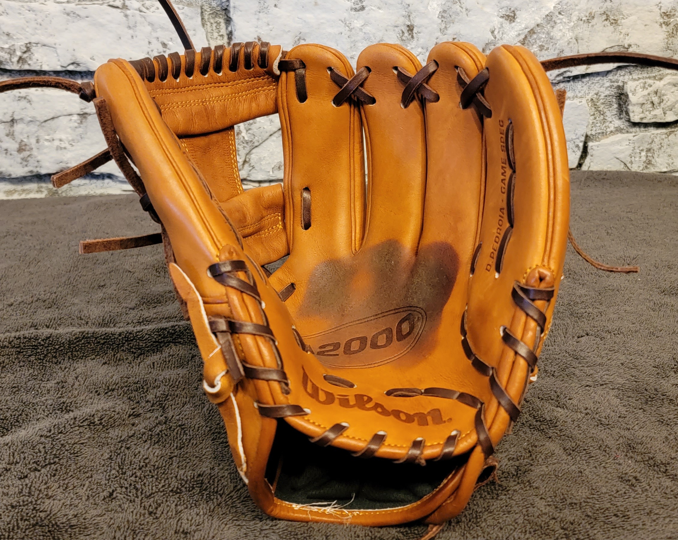 New Wilson Right Hand Throw Infield A2000 Baseball Glove 11.5
