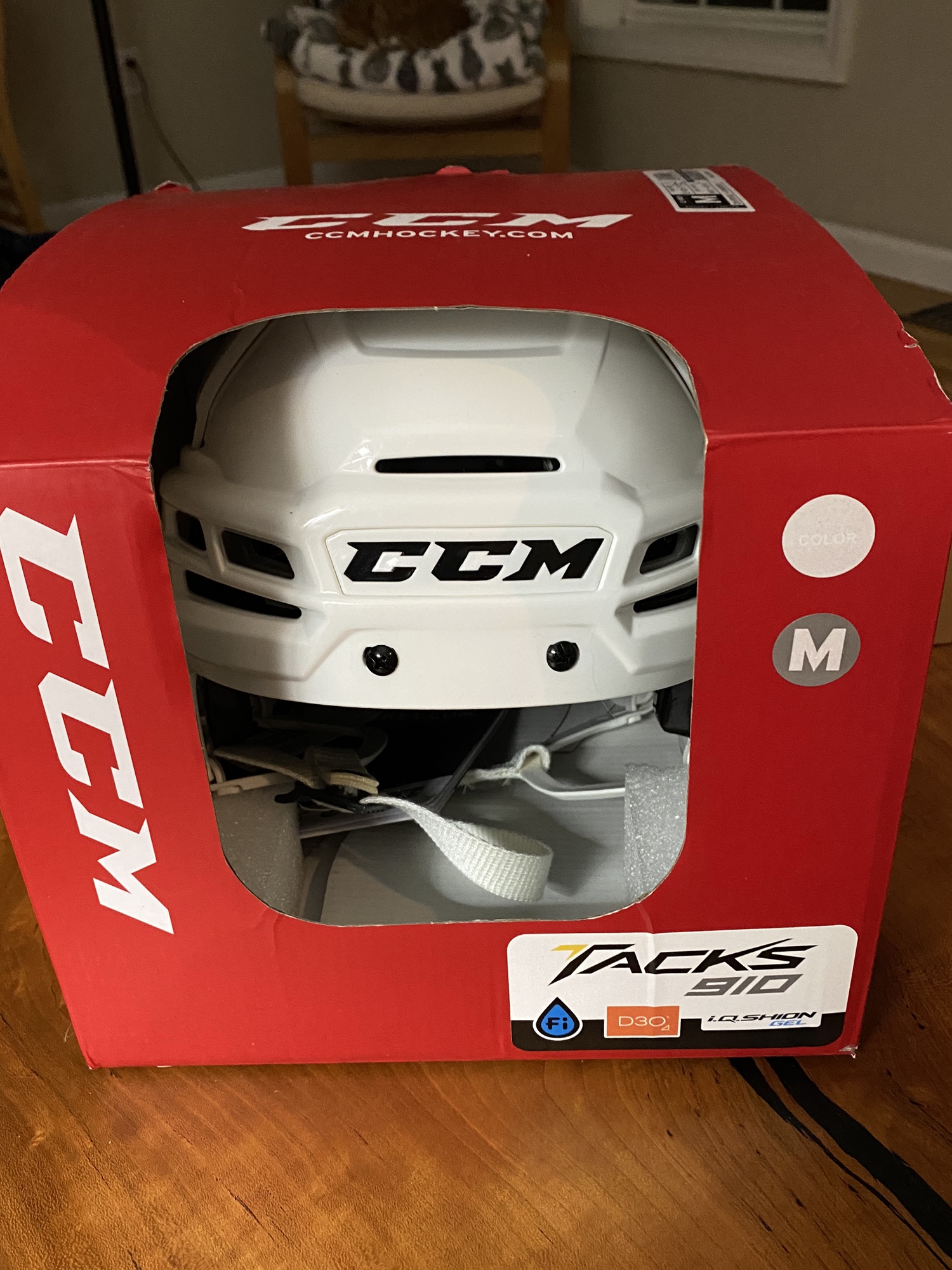 Brand New CCM Super Tacks 910 Helmet Medium SidelineSwap