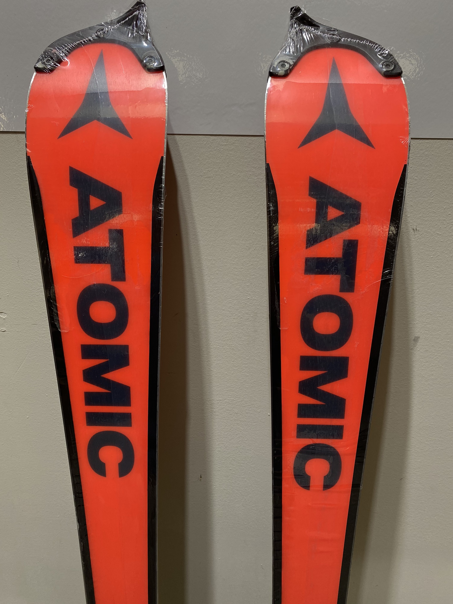New Men's 2022/23 Atomic Redster 165cm FIS SL skis | SidelineSwap