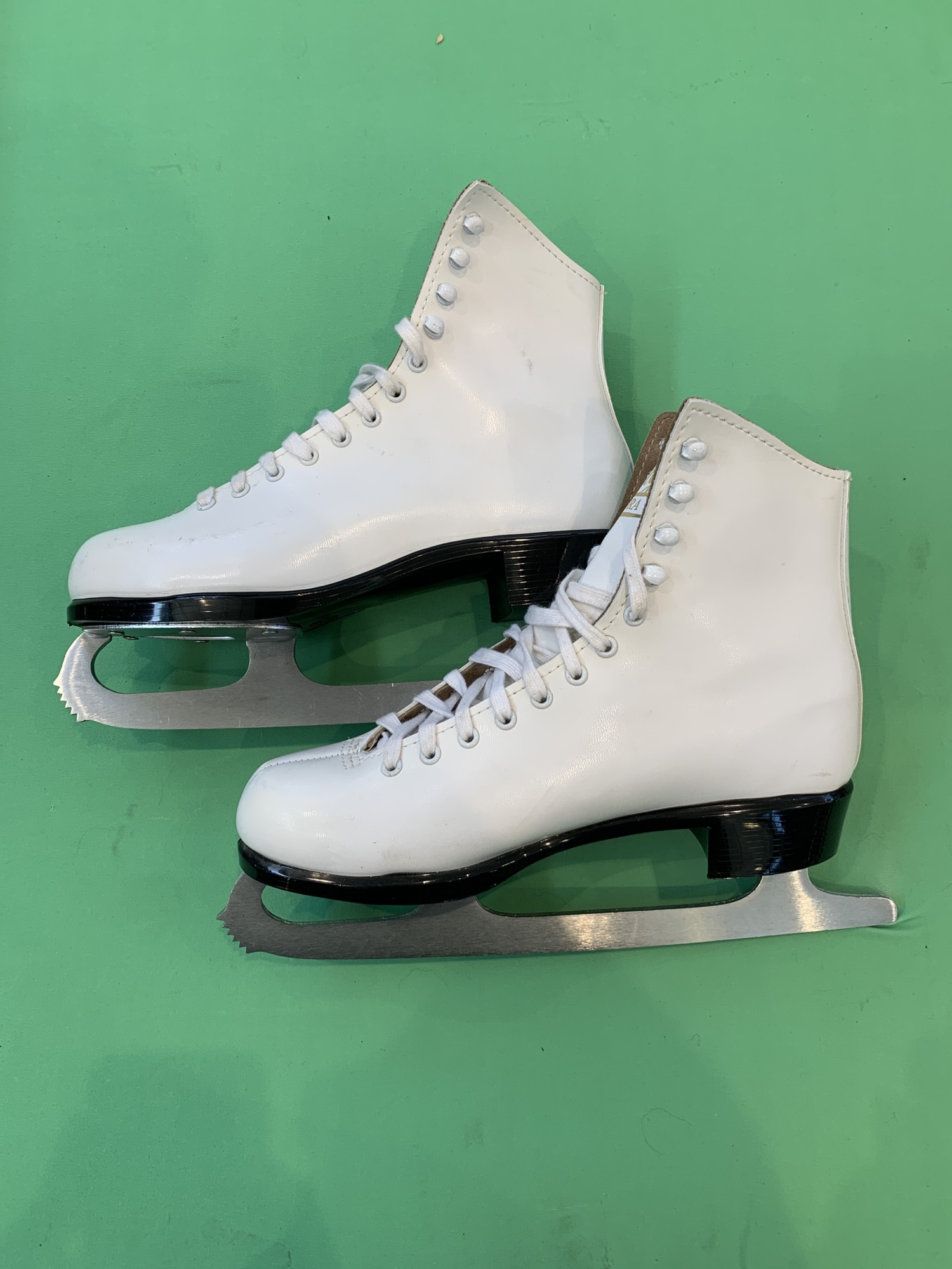 Used Lange Libra Figure Skates Size 7.0 SidelineSwap