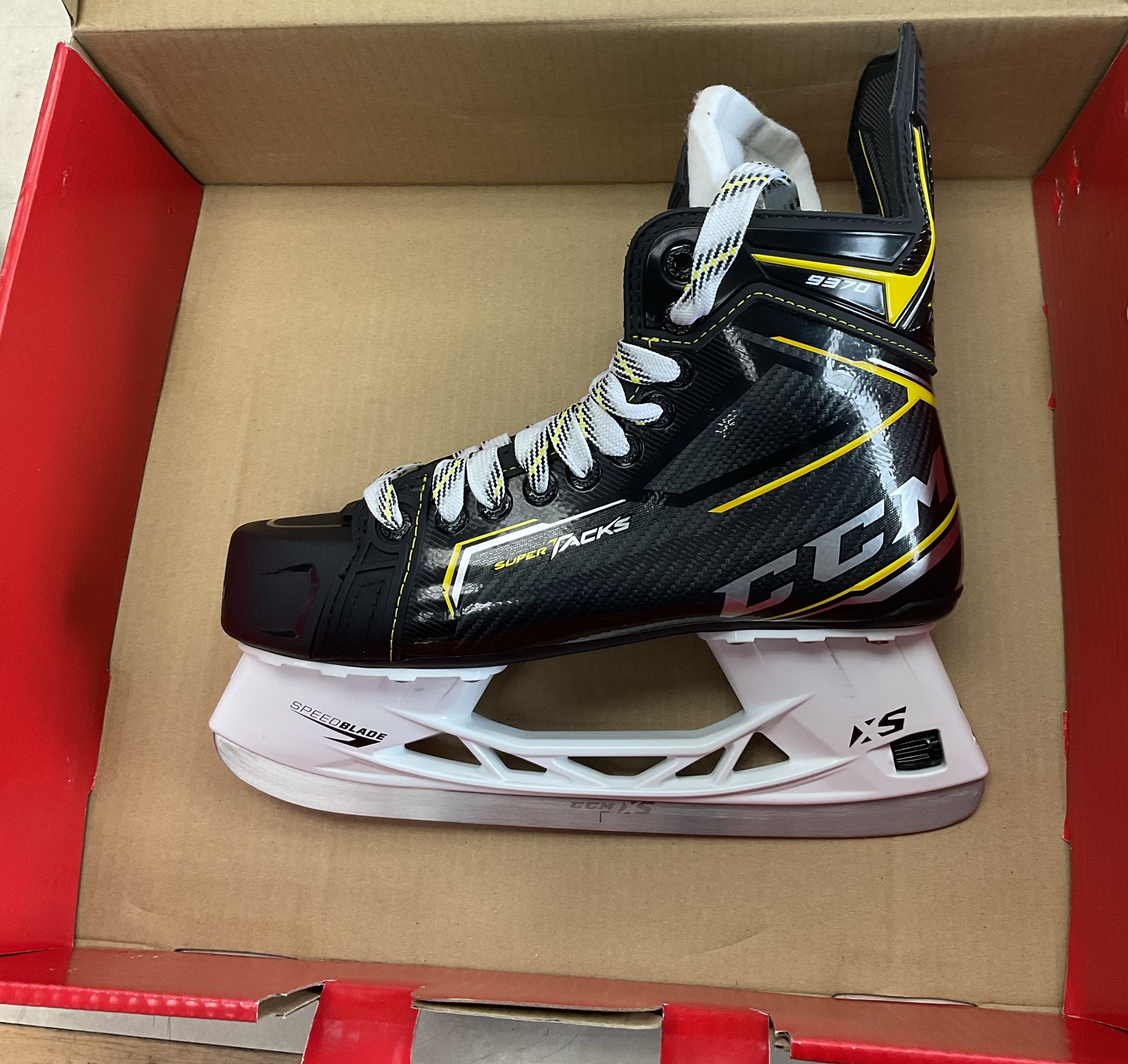 CCM Tacks 9370 Skate 8D SidelineSwap