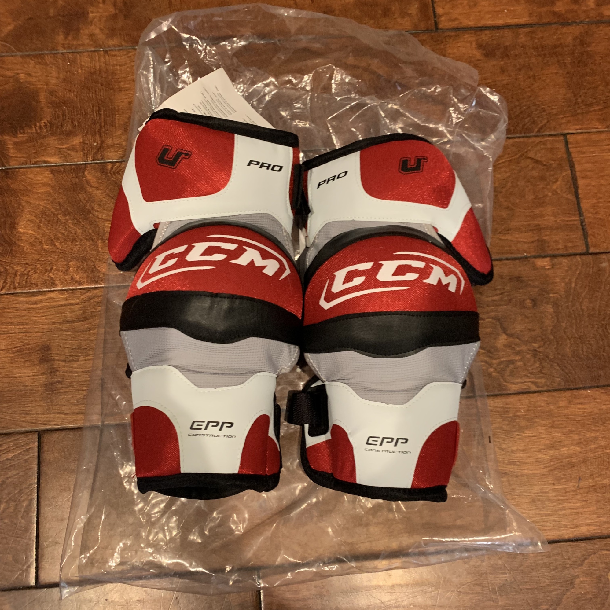 New Medium CCM Pro Stock U+PRO (Similar to Jofa/Reebok) Elbow Pads