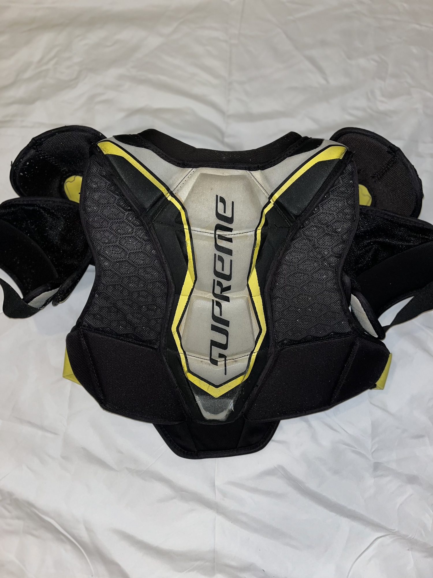 Senior Medium Bauer Supreme 2S Pro Shoulder Pads SidelineSwap