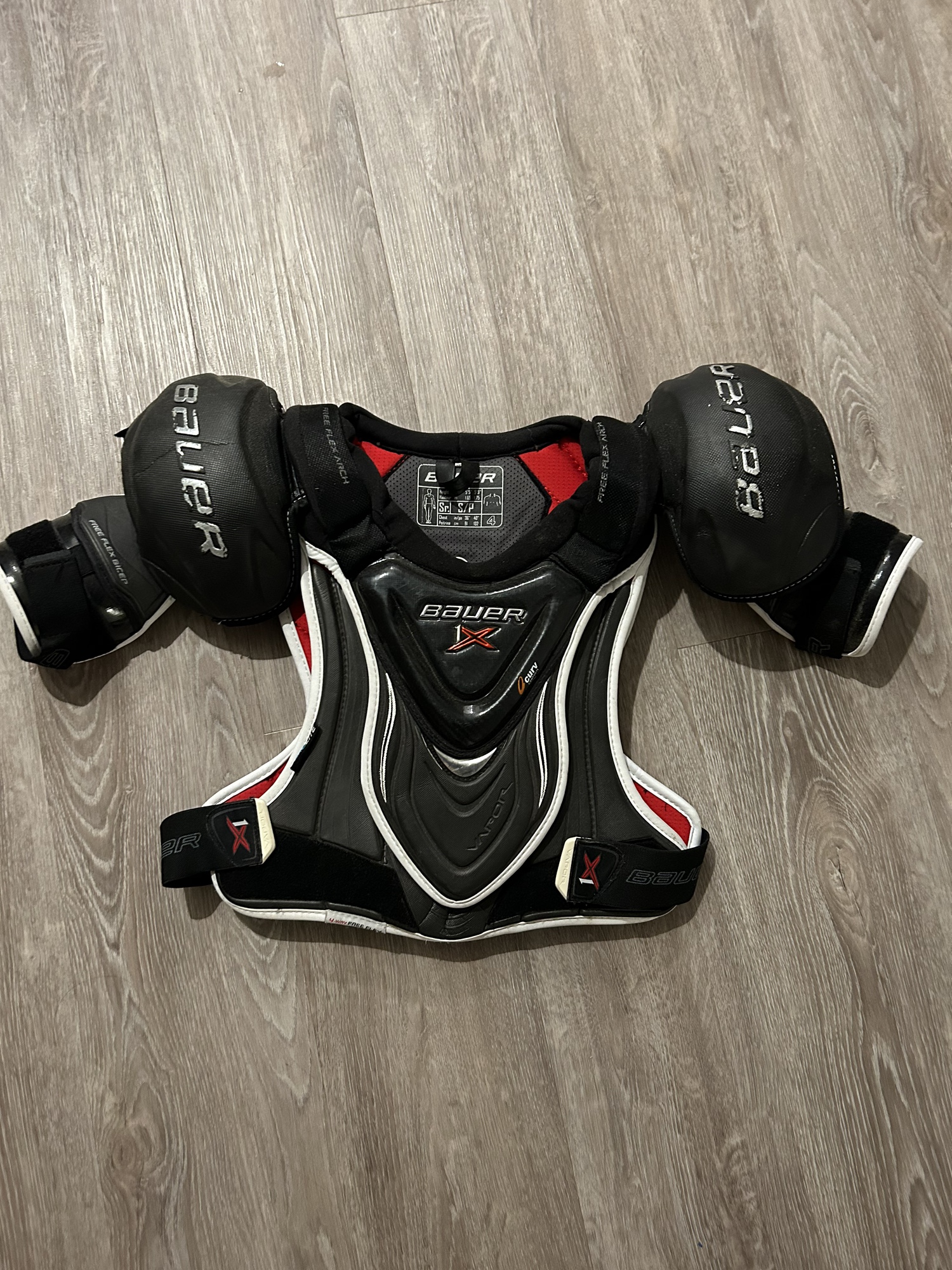 Senior Small Bauer Vapor 1X Shoulder Pads SidelineSwap