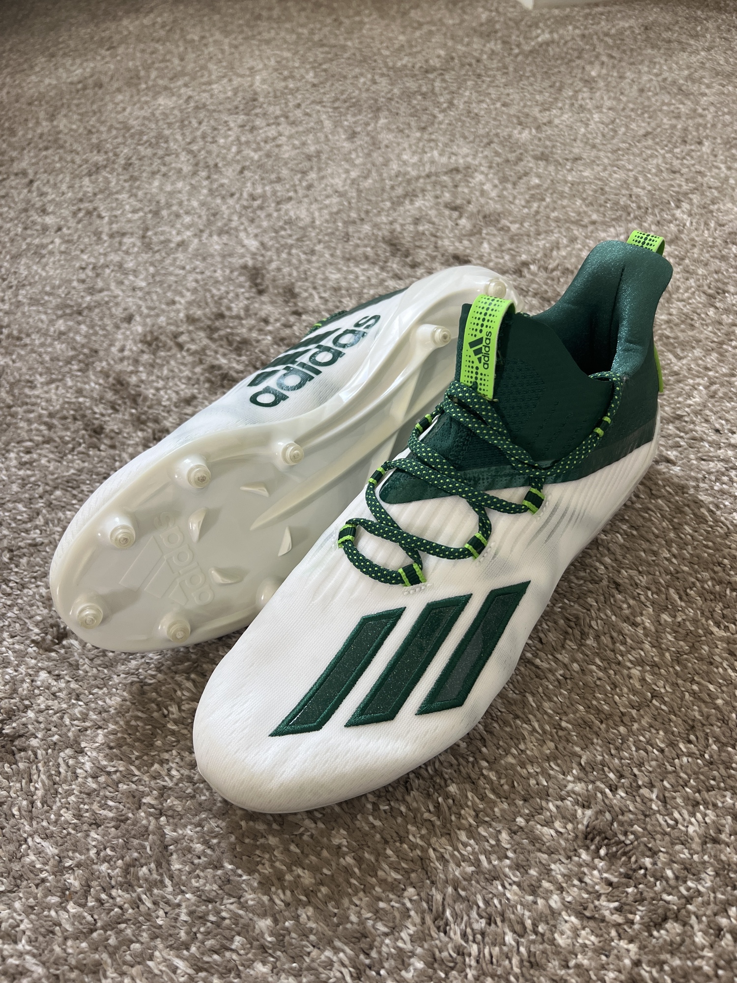 mens size 10.5 football cleats