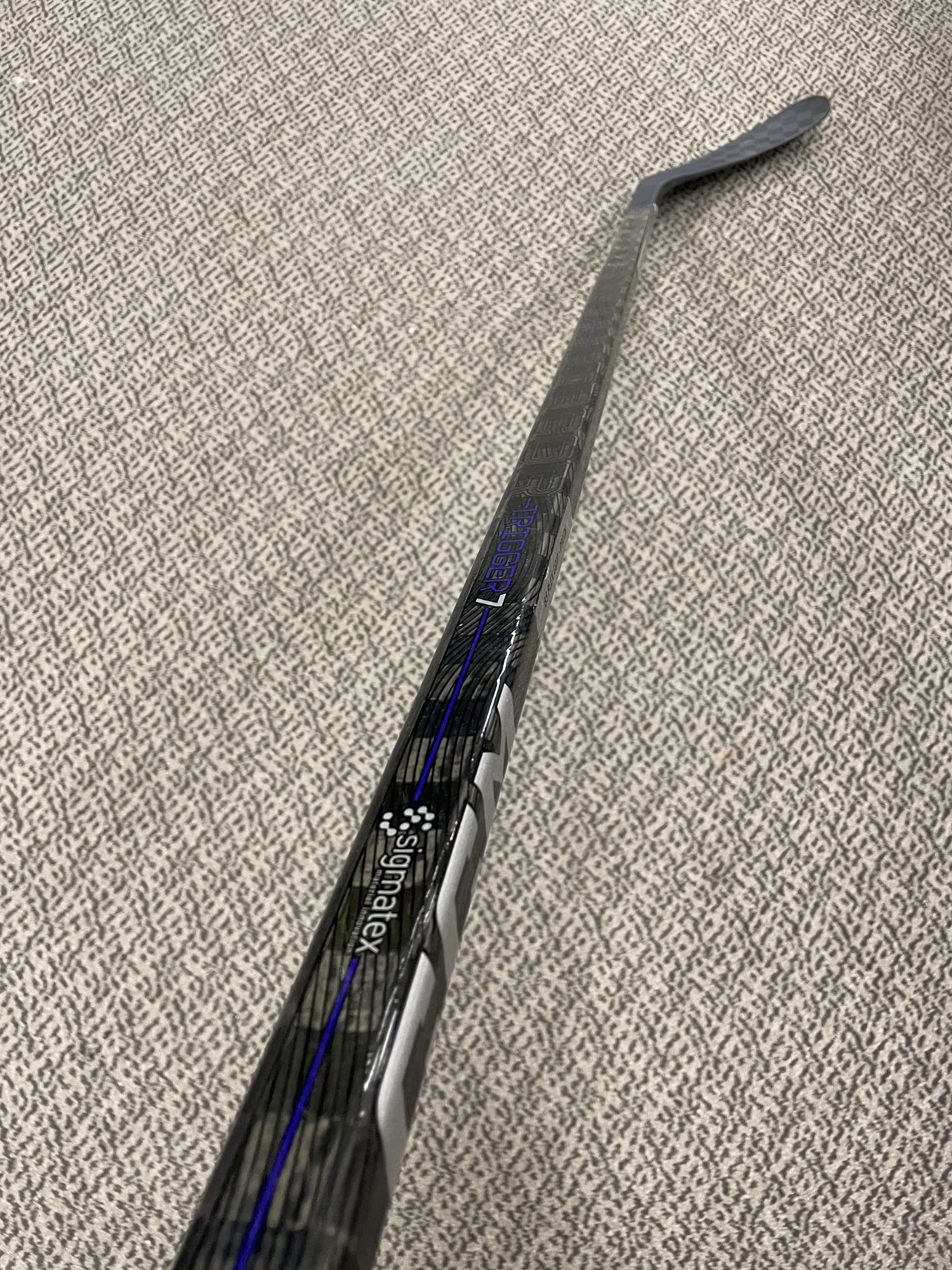 CCM Trigger 7 85 flex P90TM Curve right hand stick | SidelineSwap