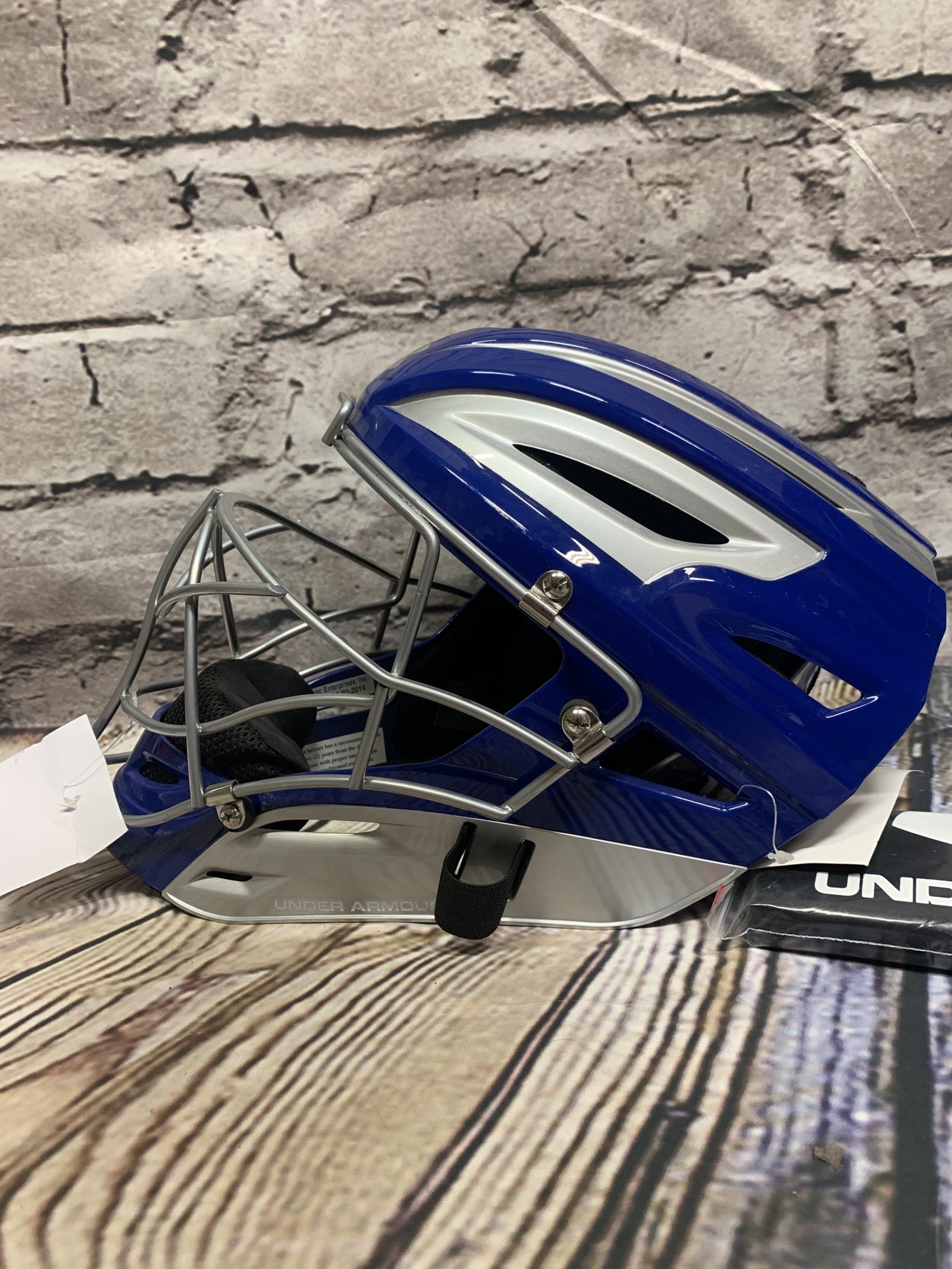 NEW Catcher's Mask Victory Series Under Armour 2Tone SidelineSwap