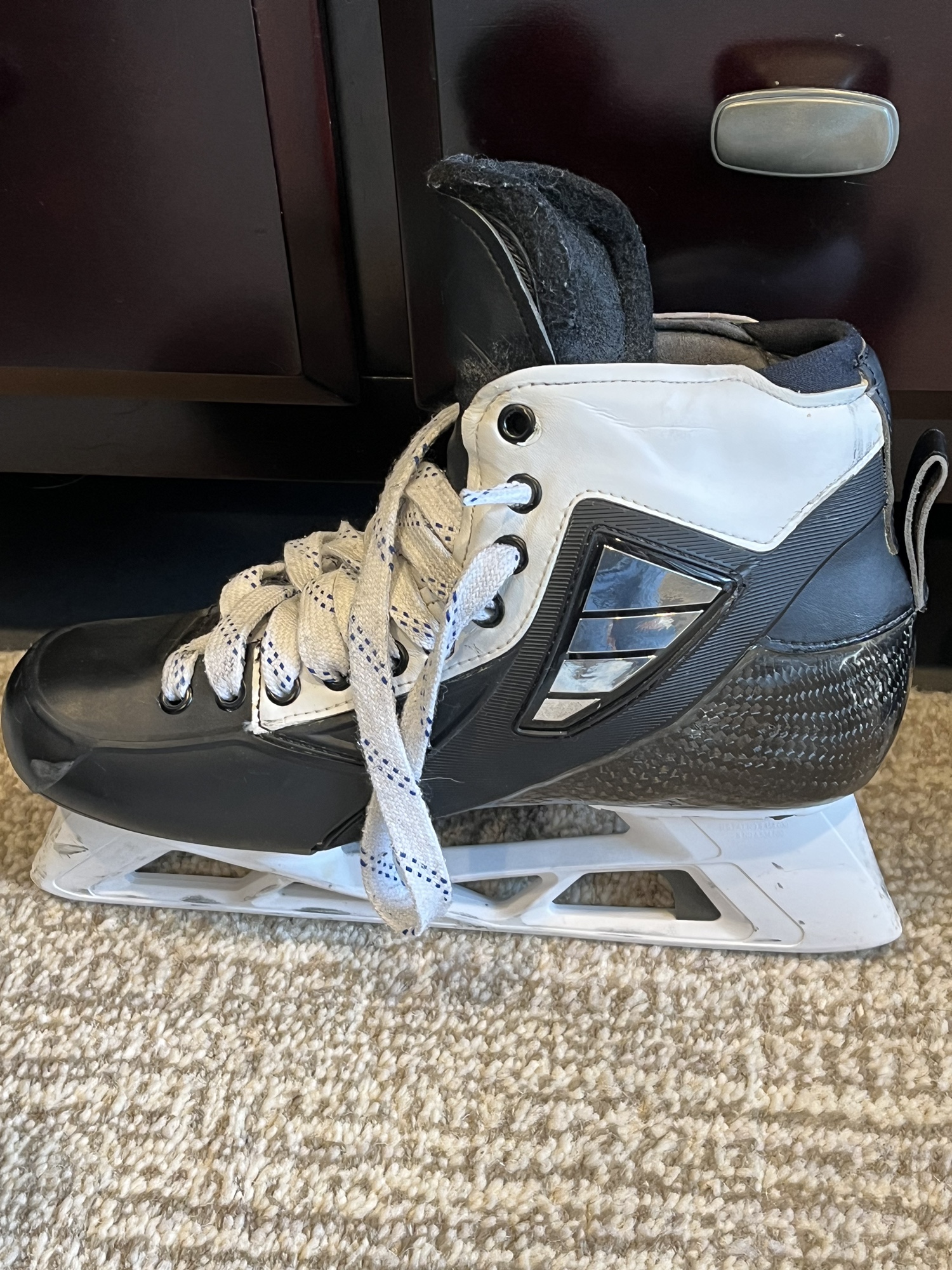 Used True Wide Width Size 10 Pro Custom Hockey Skates SidelineSwap