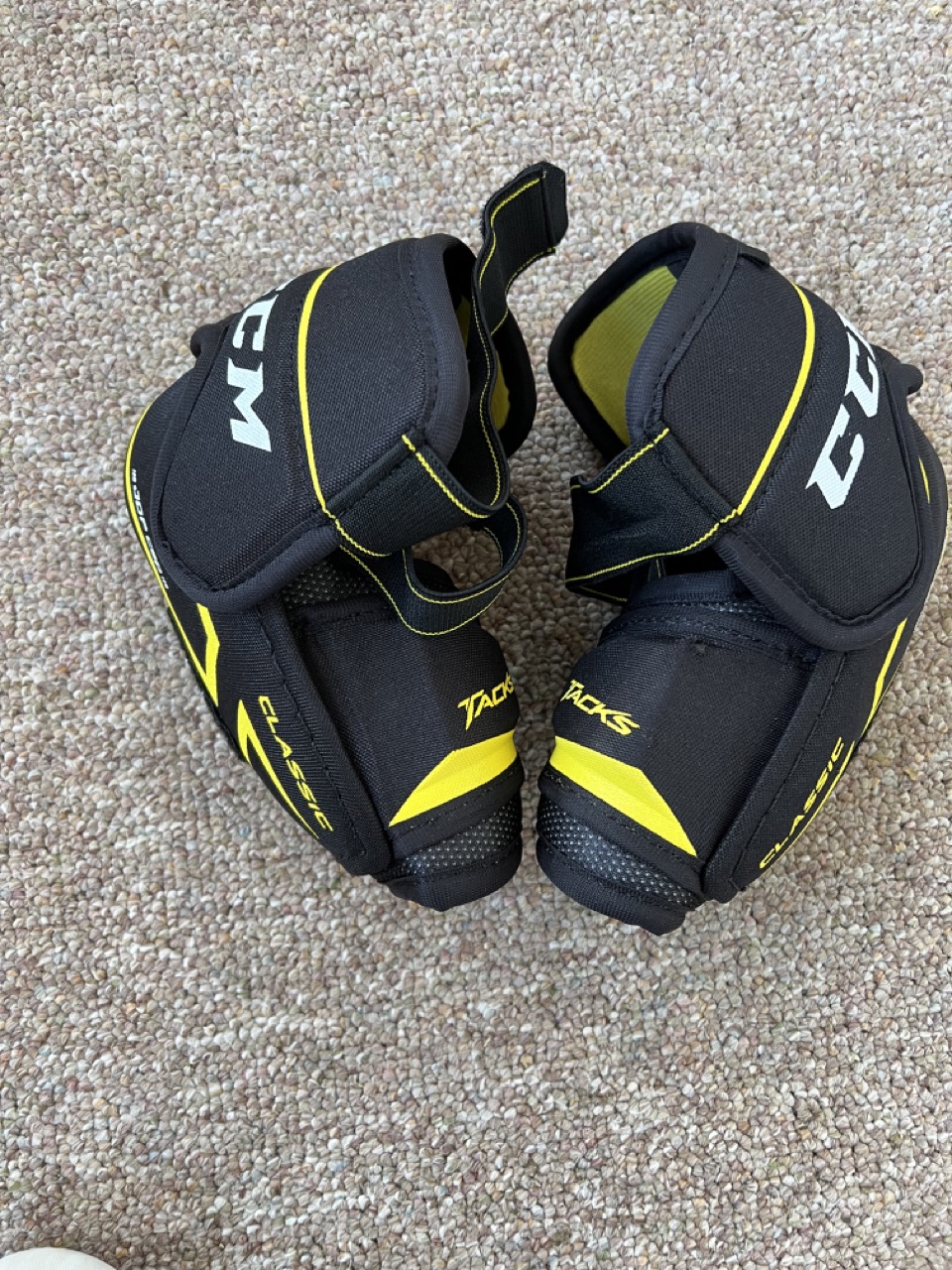 Used Senior CCM Tacks Hockey Gear FULL Set SidelineSwap