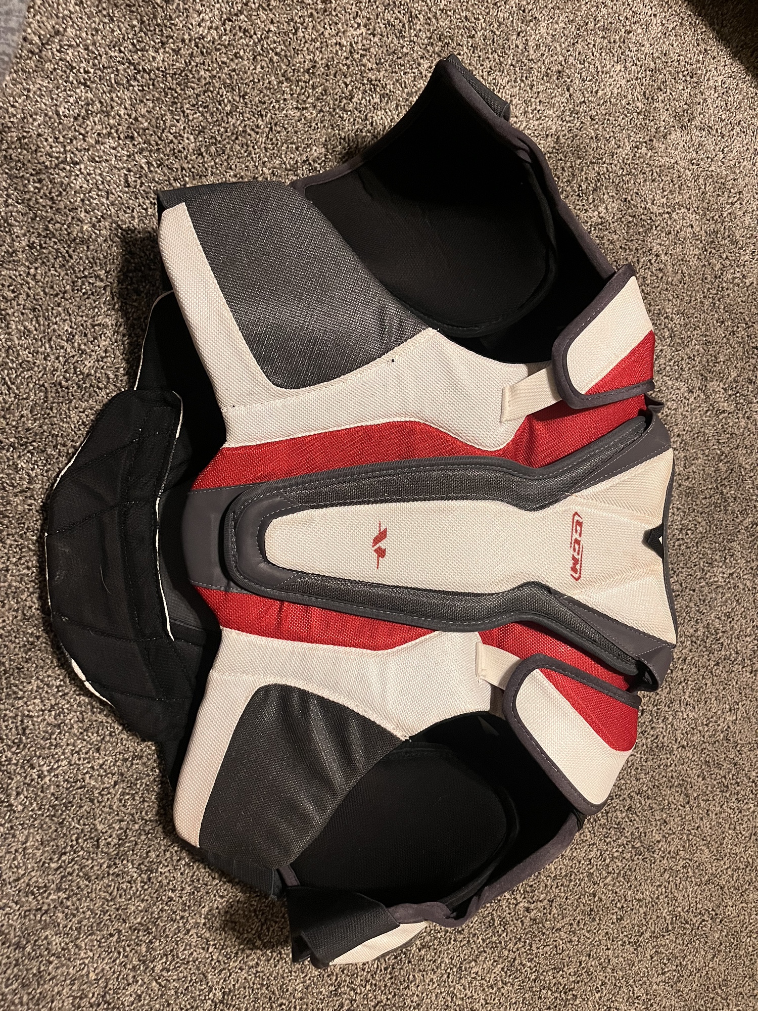 Used Medium CCM Shoulder Pads SidelineSwap