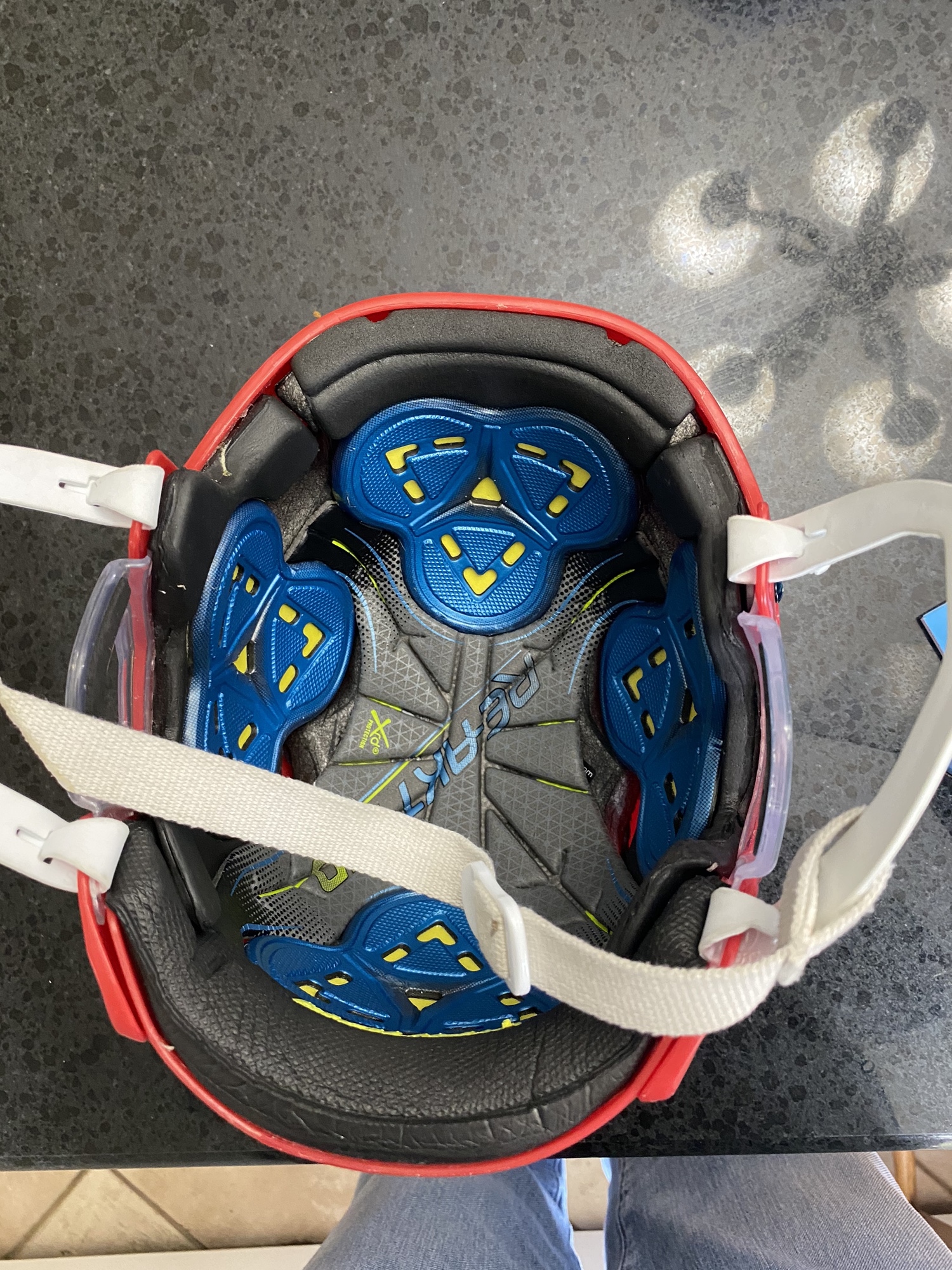 Bauer hockey helmet Reakt 150 Size M SidelineSwap