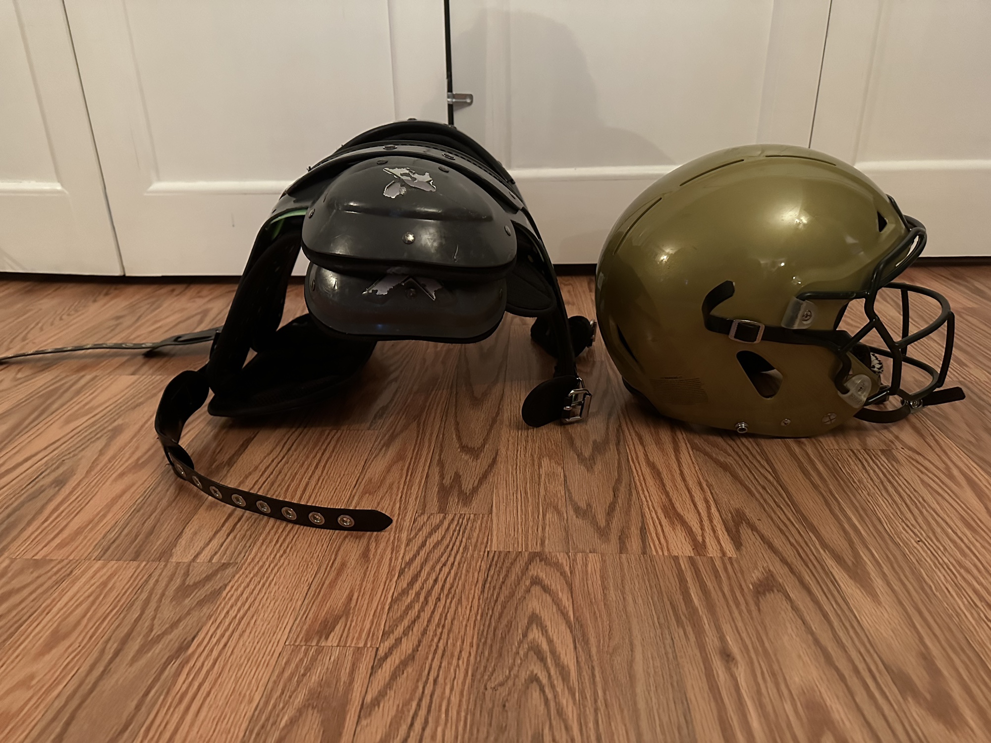 Adult Medium Xtech Shoulder Pads SidelineSwap