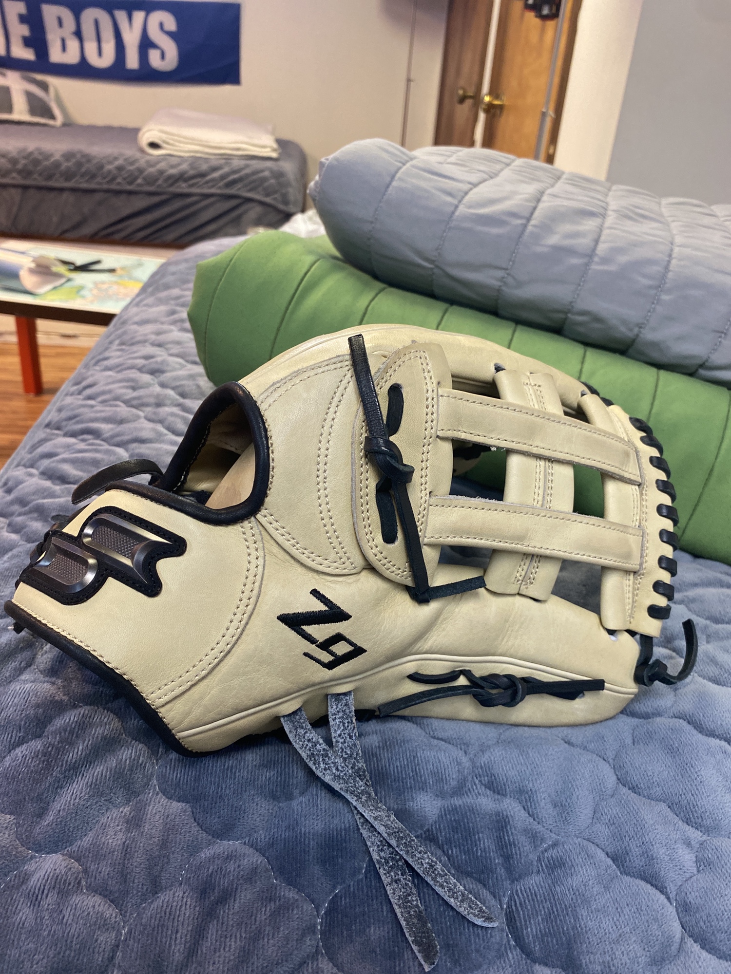 Outfield 12.5" Baseball Glove SidelineSwap