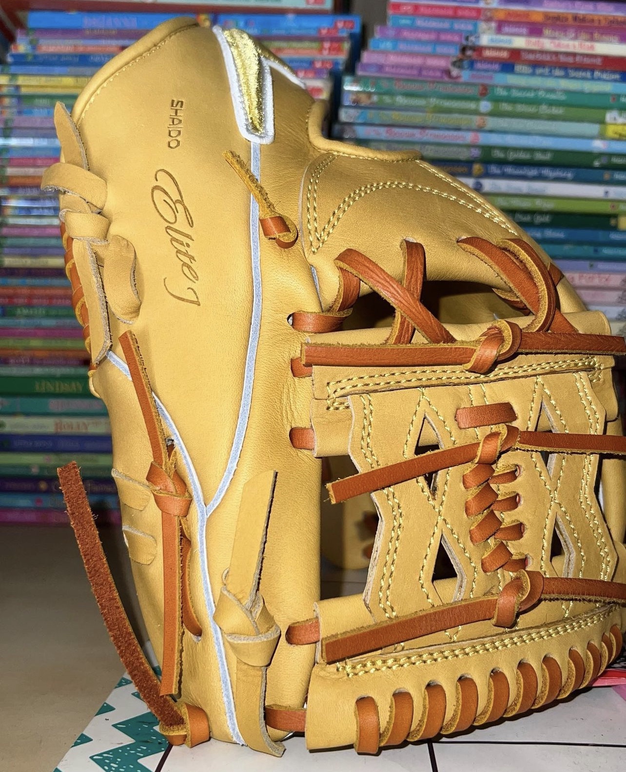 New Right Hand Throw 11.75" Shado Elite J Baseball Glove SidelineSwap