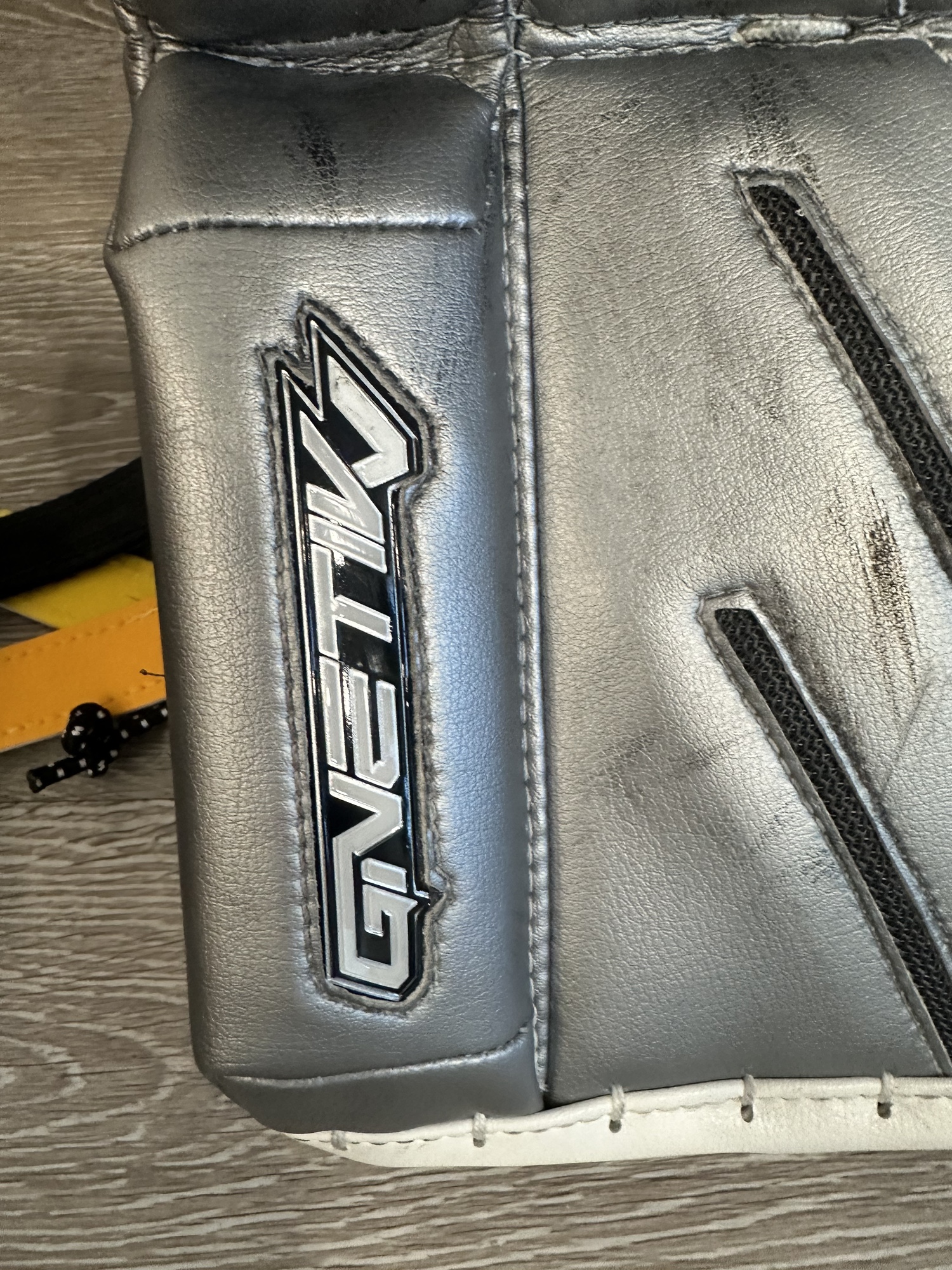 36" Brian's V Goalie Leg Pads SidelineSwap