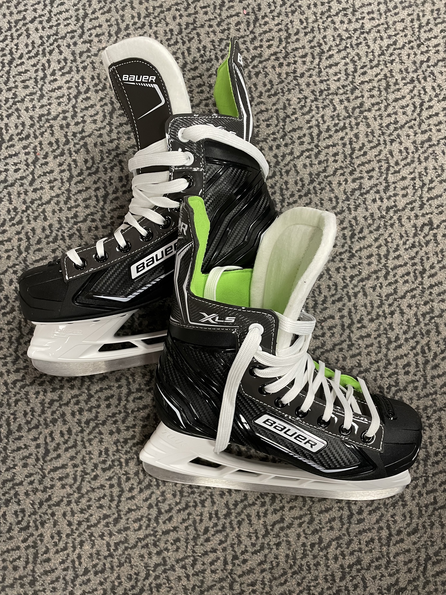 Out of box Bauer XLS size 7 regular width skates SidelineSwap