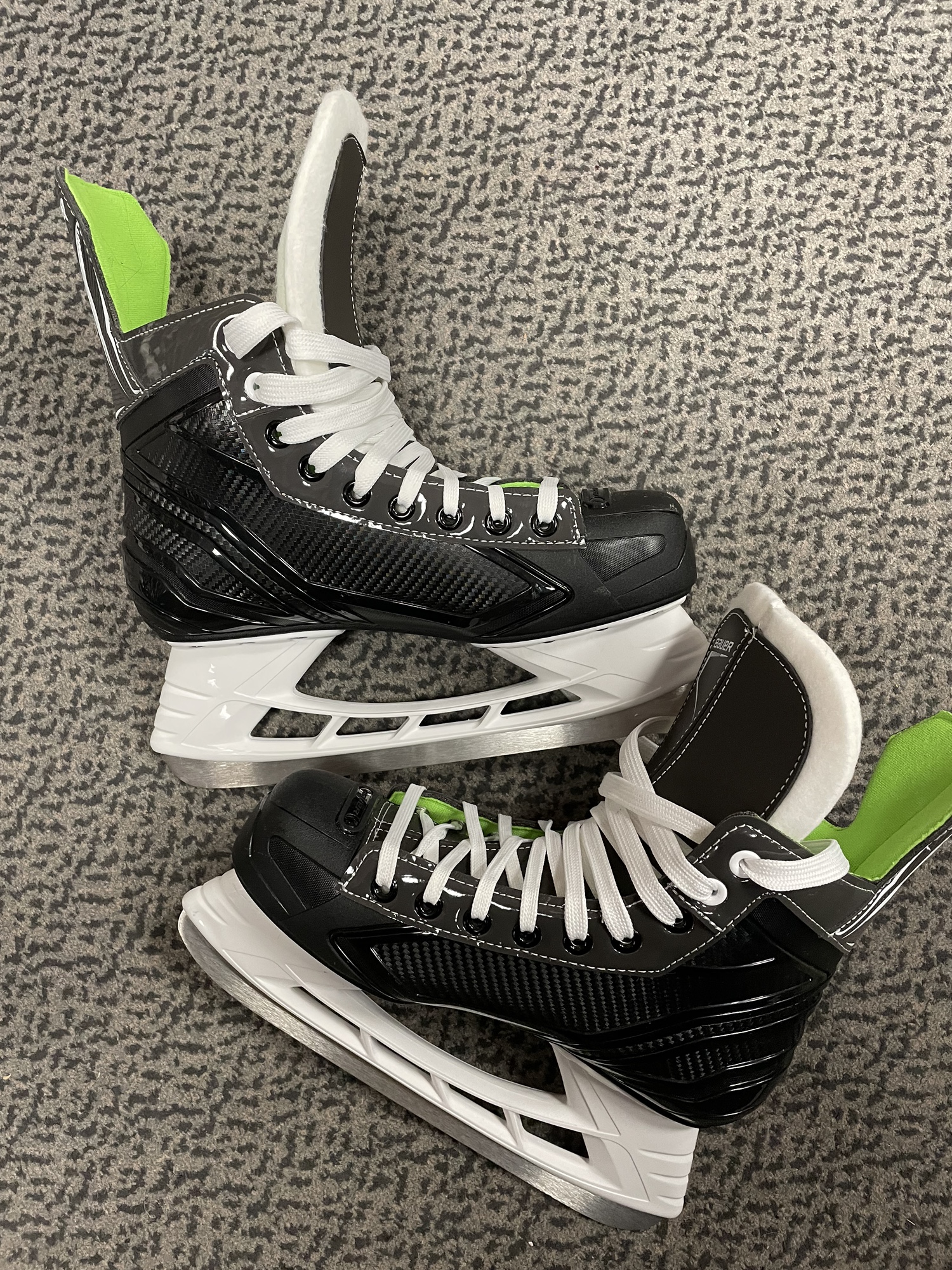 Out of box Bauer XLS size 7 regular width skates SidelineSwap