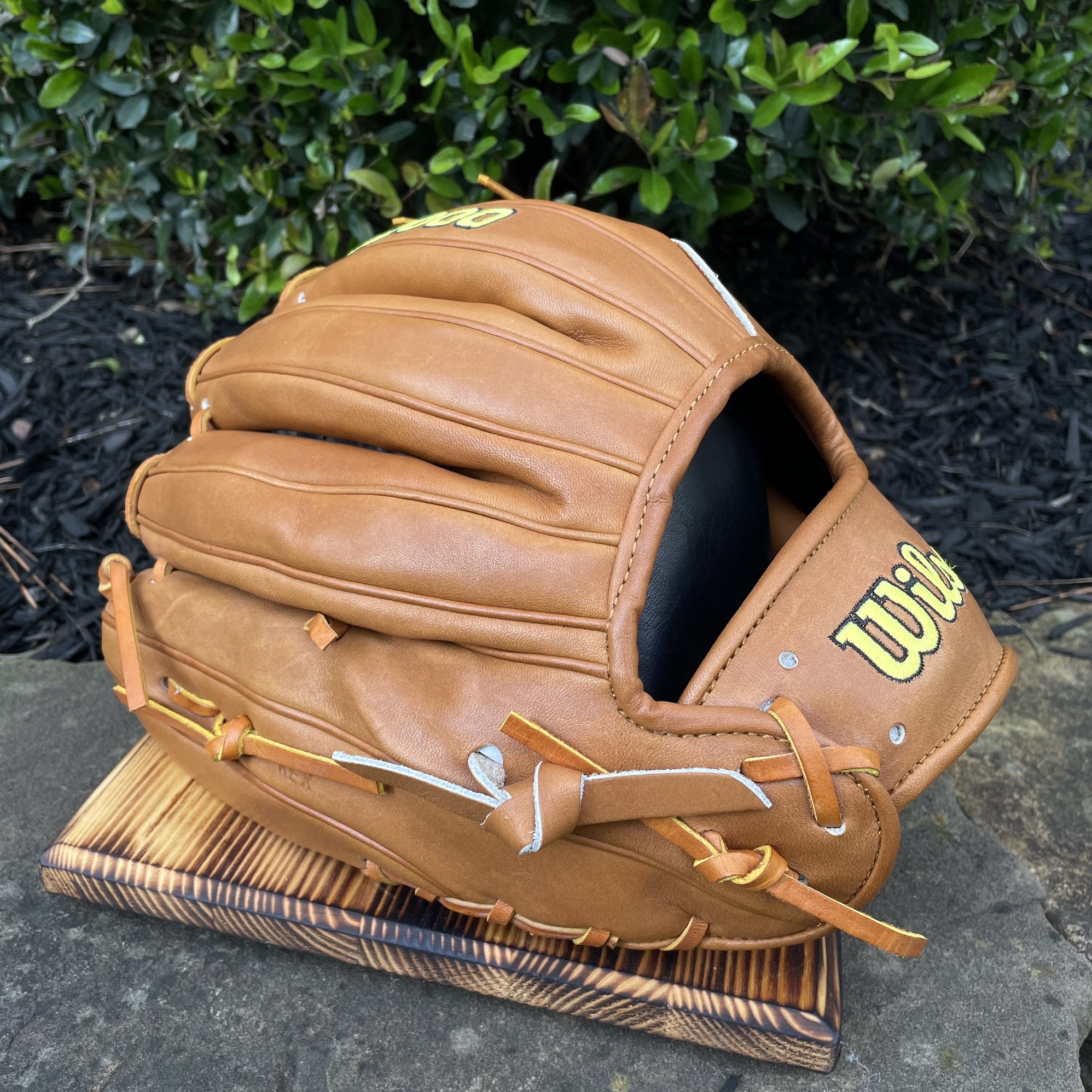 New Wilson Exclusive A2000 1787 11.75" Baseball Glove SidelineSwap