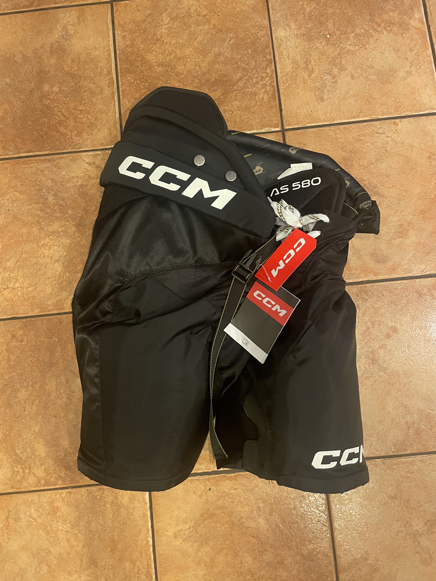 Senior Medium CCM Pro Stock Tacks AS 580 Hockey Pants SidelineSwap