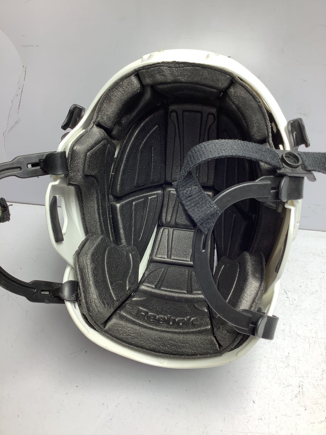 Used Reebok 3k Pond Hockey Xs Hockey Helmets SidelineSwap