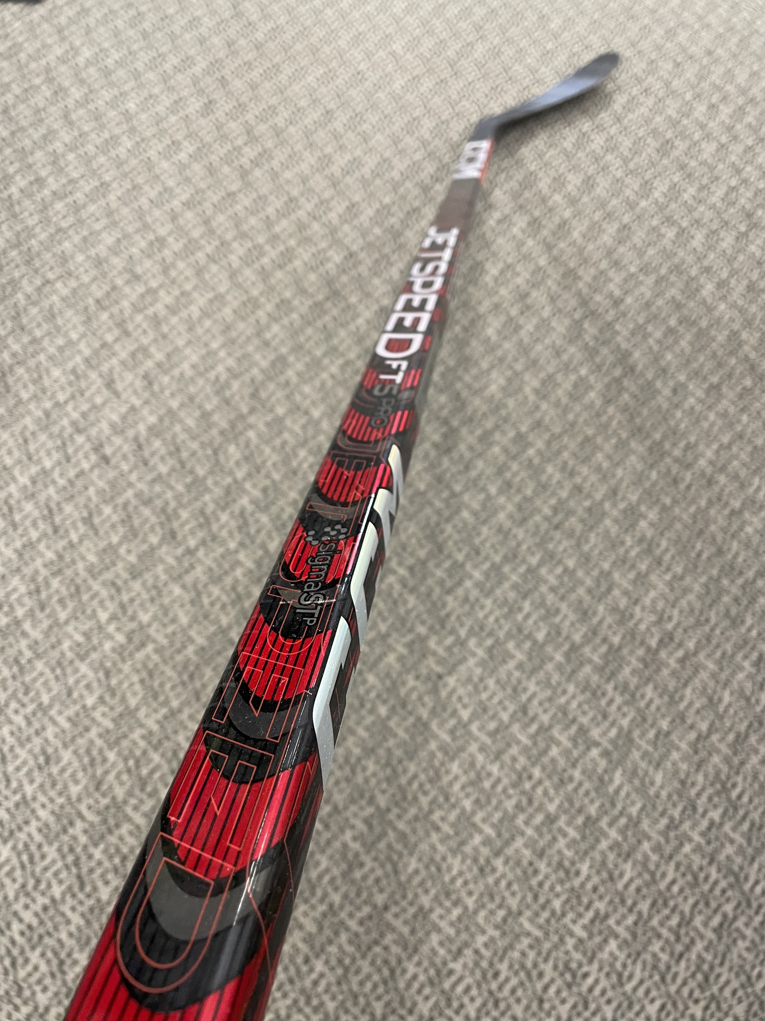 CCM FT5 Pro 70 flex P28 curve right hand stick | SidelineSwap