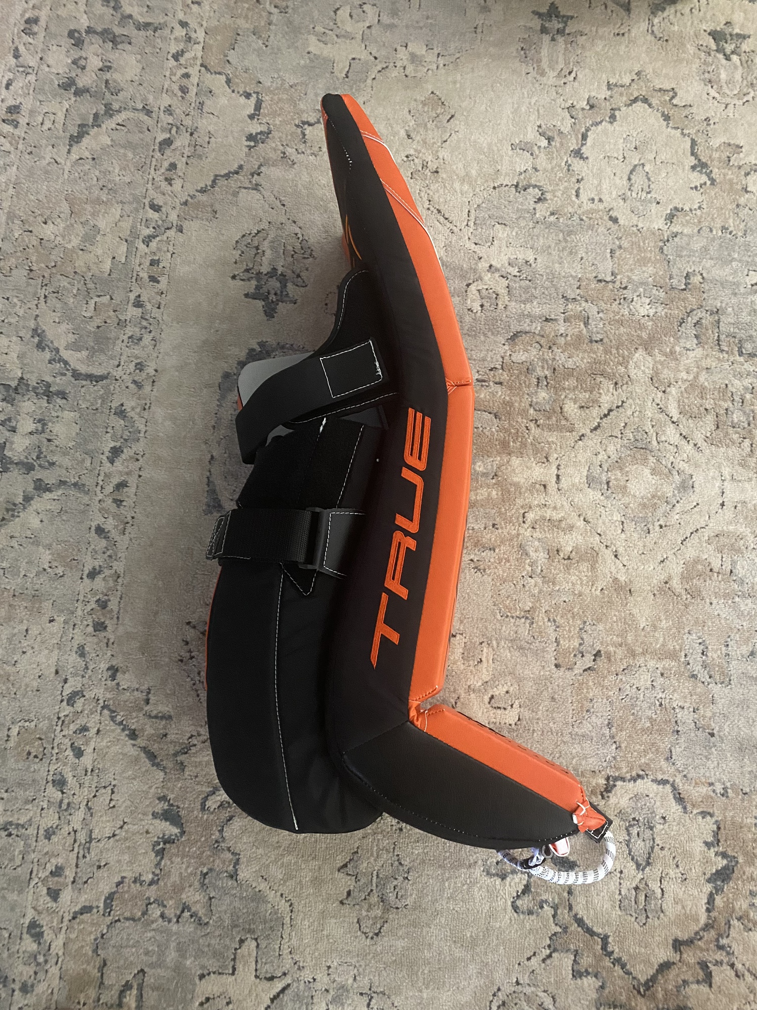 TRUE Catalyst PX3 leg pads SidelineSwap