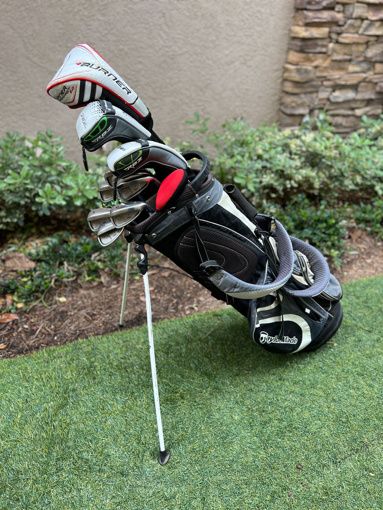 TaylorMade Complete Golf Set, Uniflex, Rac HT Irons, Woods, Putter, Stand BagGreat! SidelineSwap