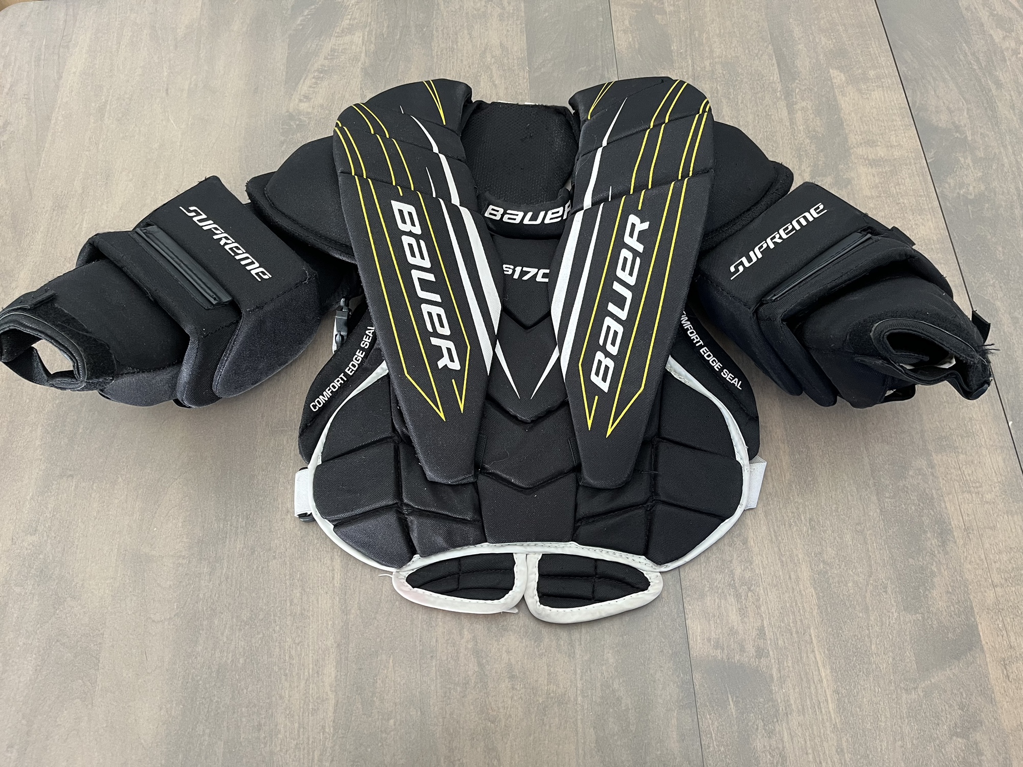 Bauer Supreme S170 Goalie Chest Protector SidelineSwap