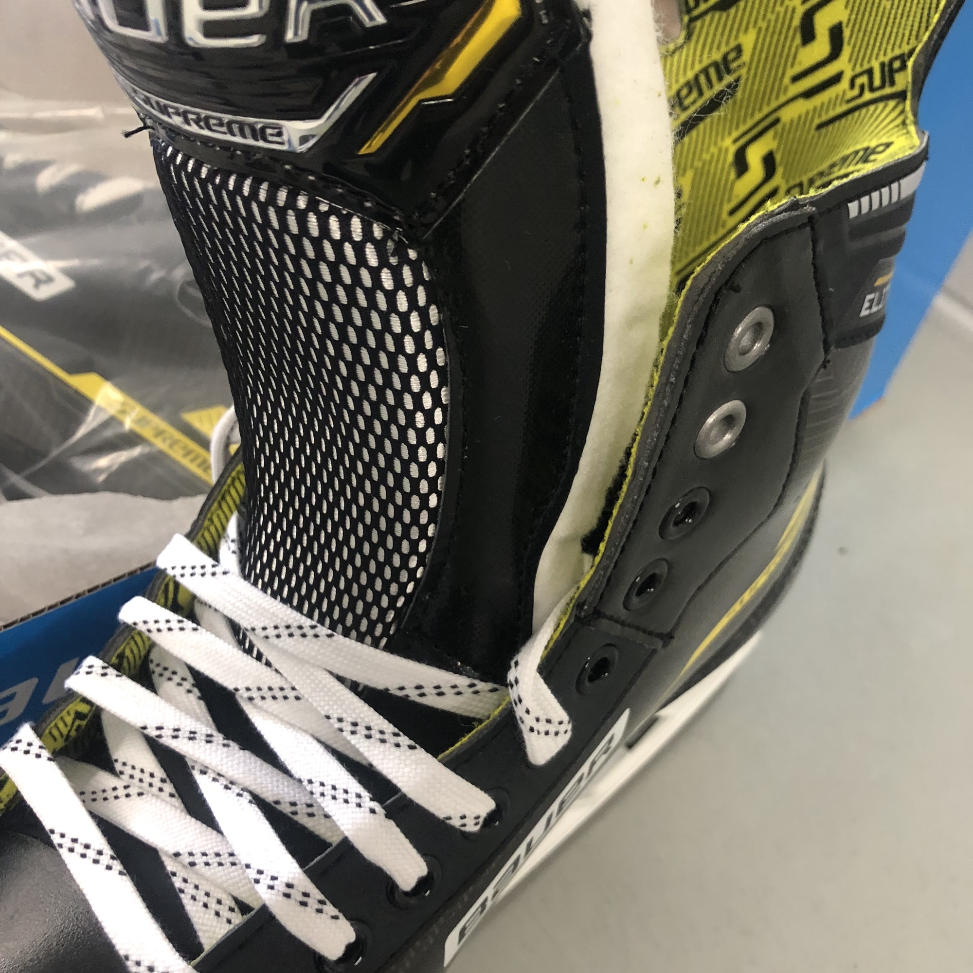 NEW BAUER Supreme Elite size 9 skates SidelineSwap