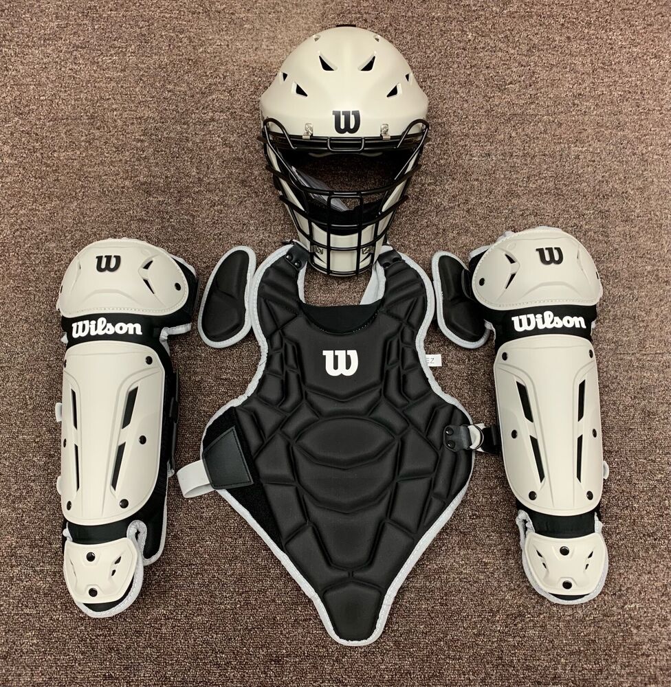 Wilson EZ Gear Youth Coach Pitch 57 y/o Baseball Softball Catchers Set