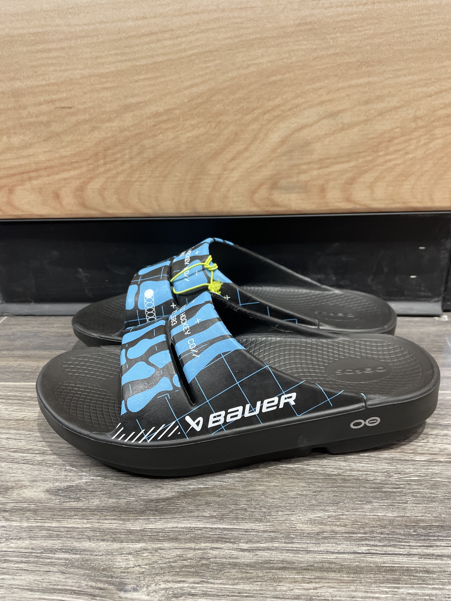 New Bauer OOFOS Sport Recovery Slides SidelineSwap