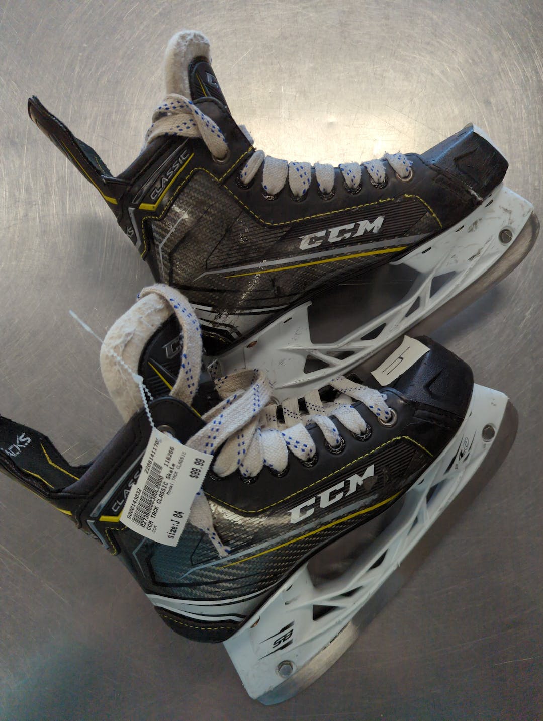 Used Ccm Tack Classic Junior 04 Ice Hockey Skates SidelineSwap