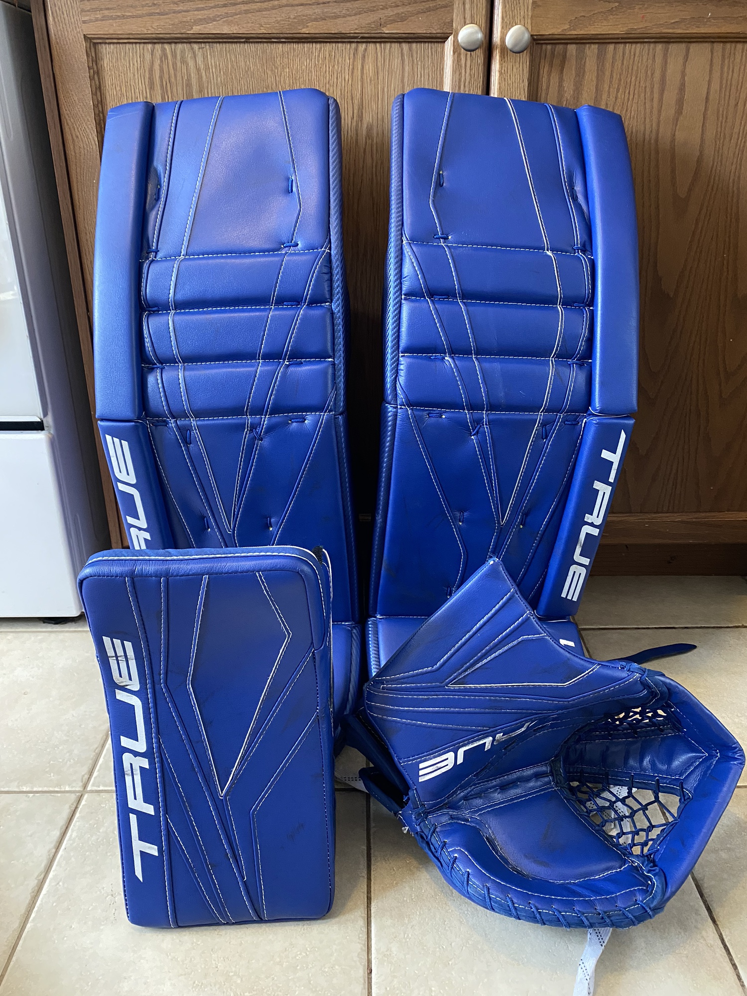 Canadian Made True 12.2 Goalie pads and gloves 34” + 2” SidelineSwap