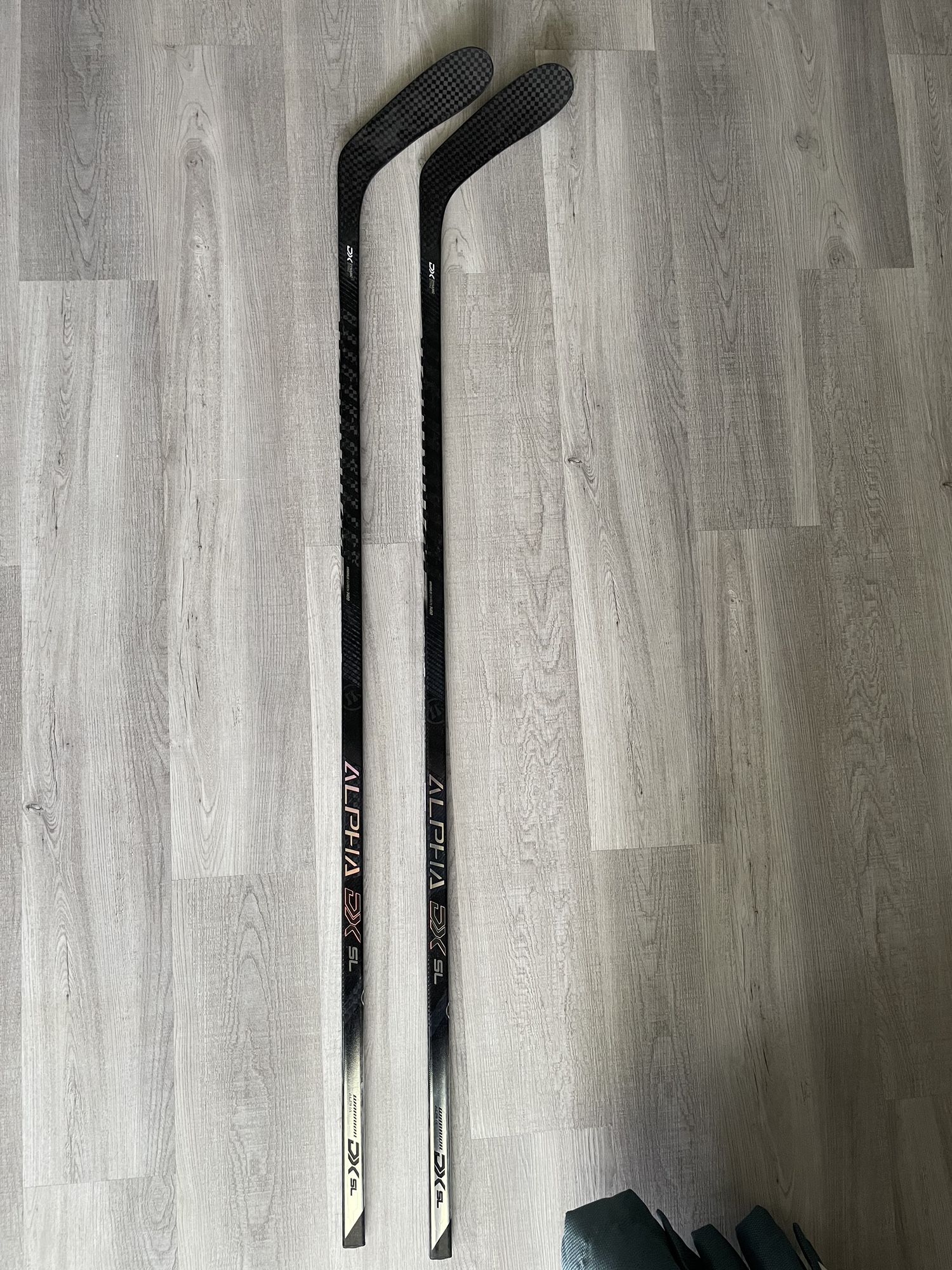 PAIR! (2) Warrior Alpha DX SL Hockey Sticks! Sr, RH, 85 Flex, W28 Curve