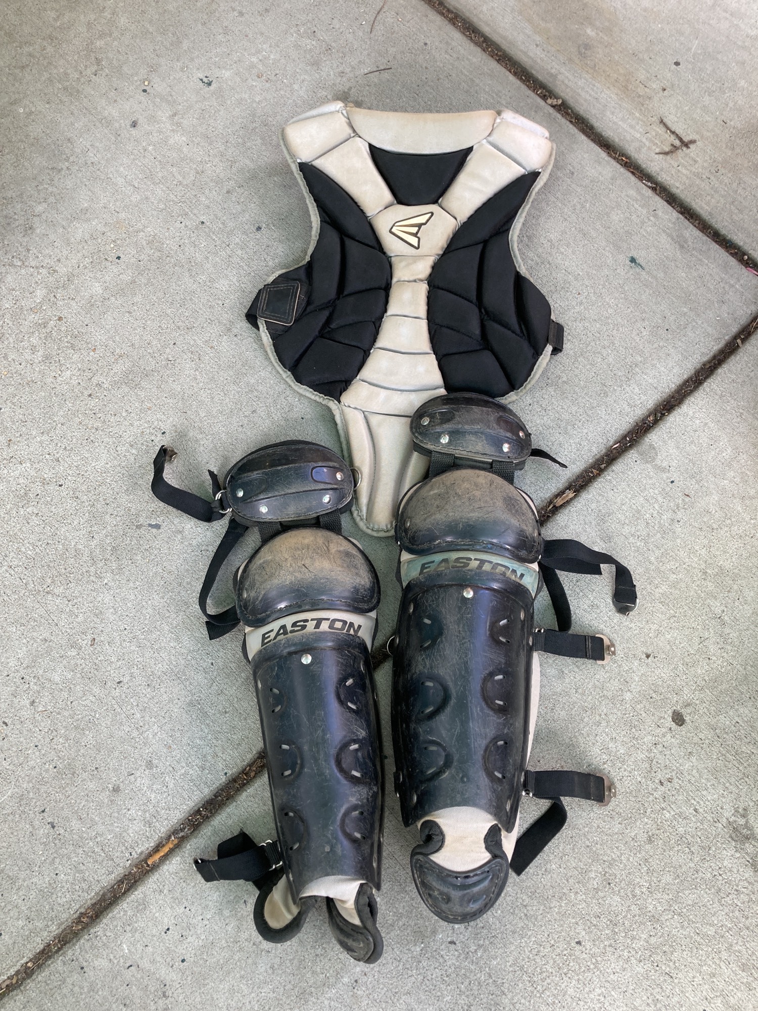 Used Easton Youth Catcher's Set (Chest Protector & Shin Guards