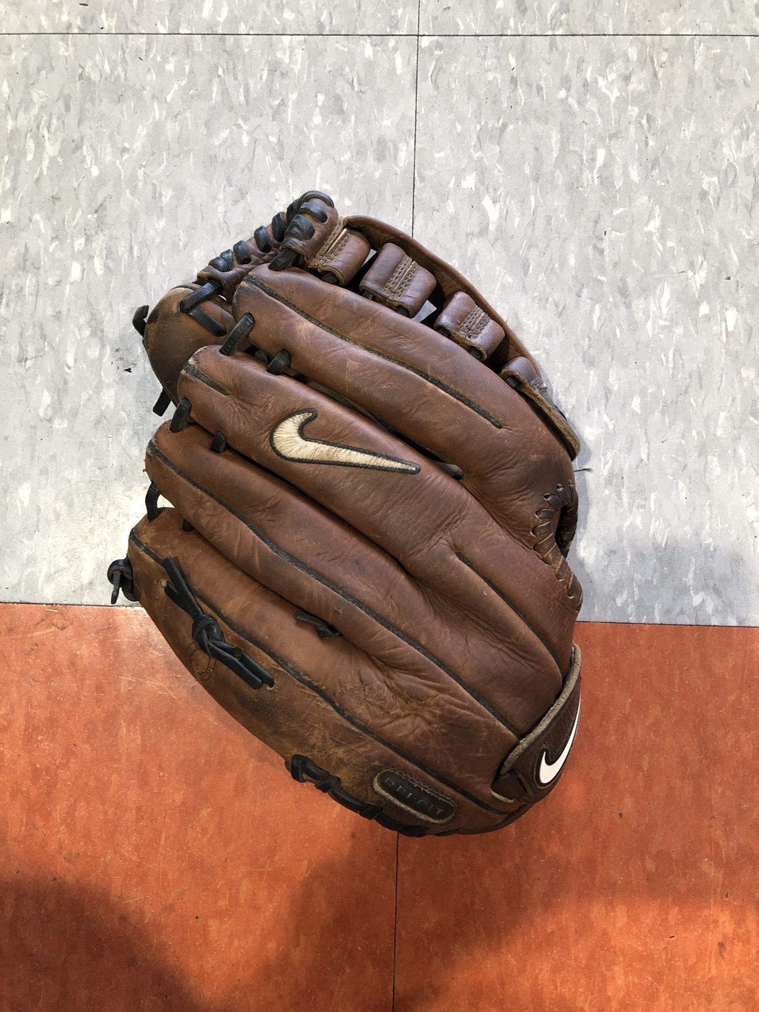 outfield nike baseball gloves