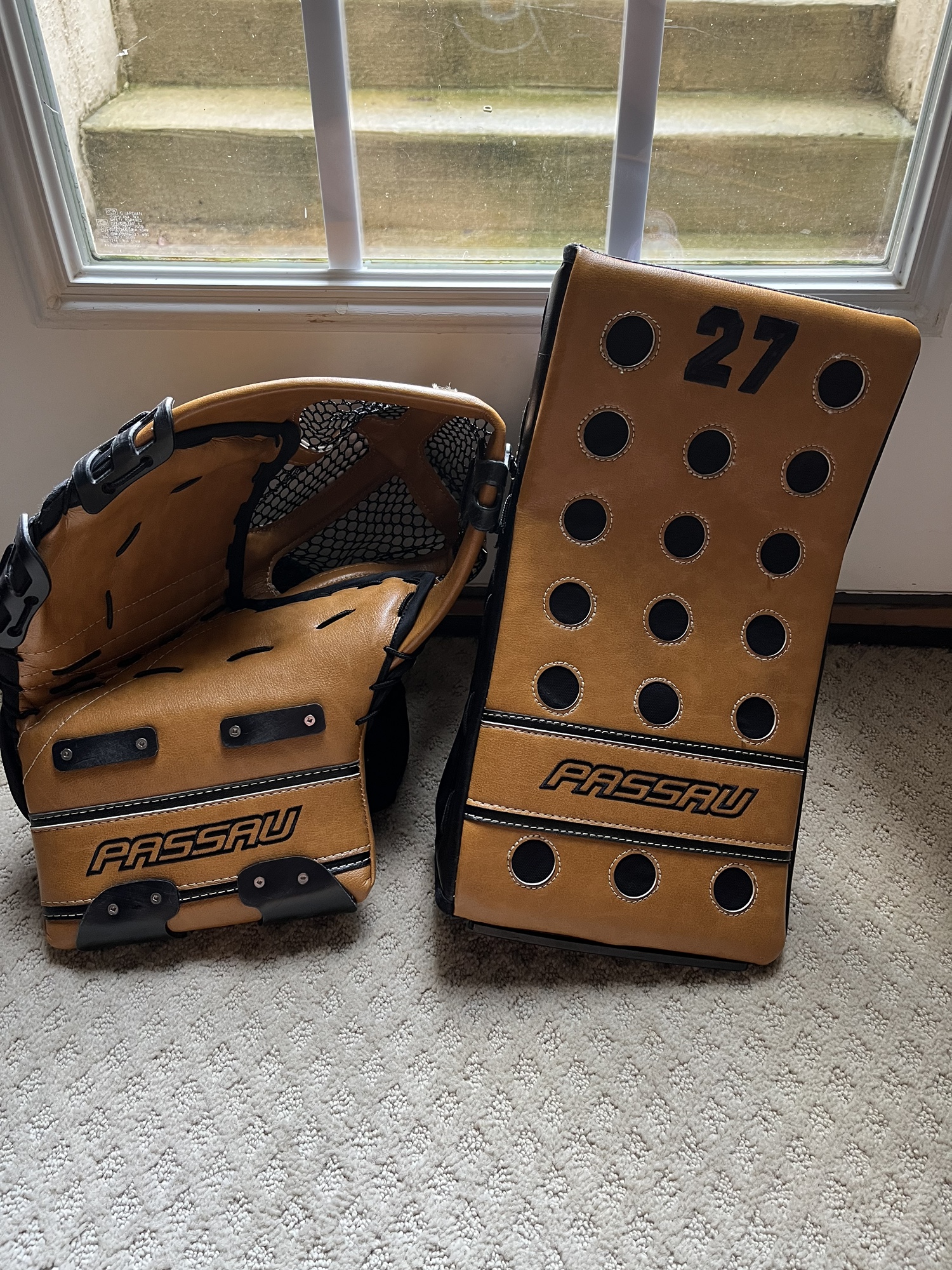 Passau Vintage Ball Hockey Blocker/TrapperFull Right SidelineSwap