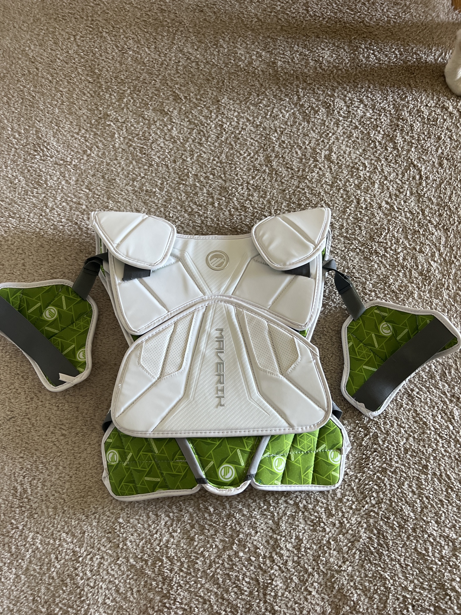 Maverik M5 EKG Shoulder Pads SidelineSwap