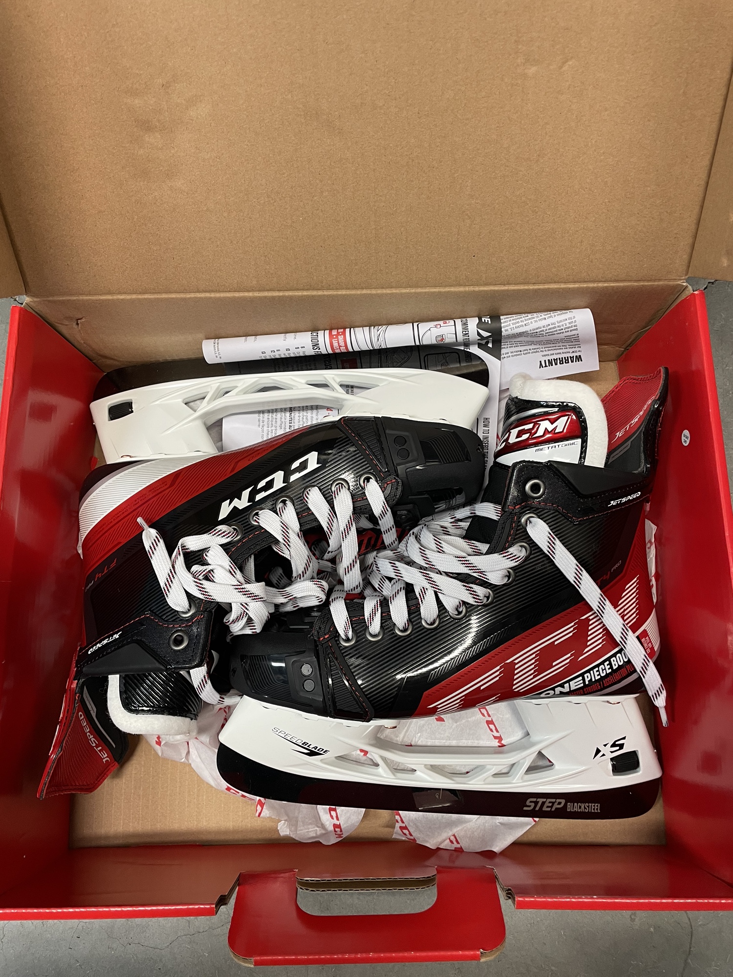 New Senior CCM JetSpeed FT4 Pro Hockey Skates Size 7 Tapered | SidelineSwap
