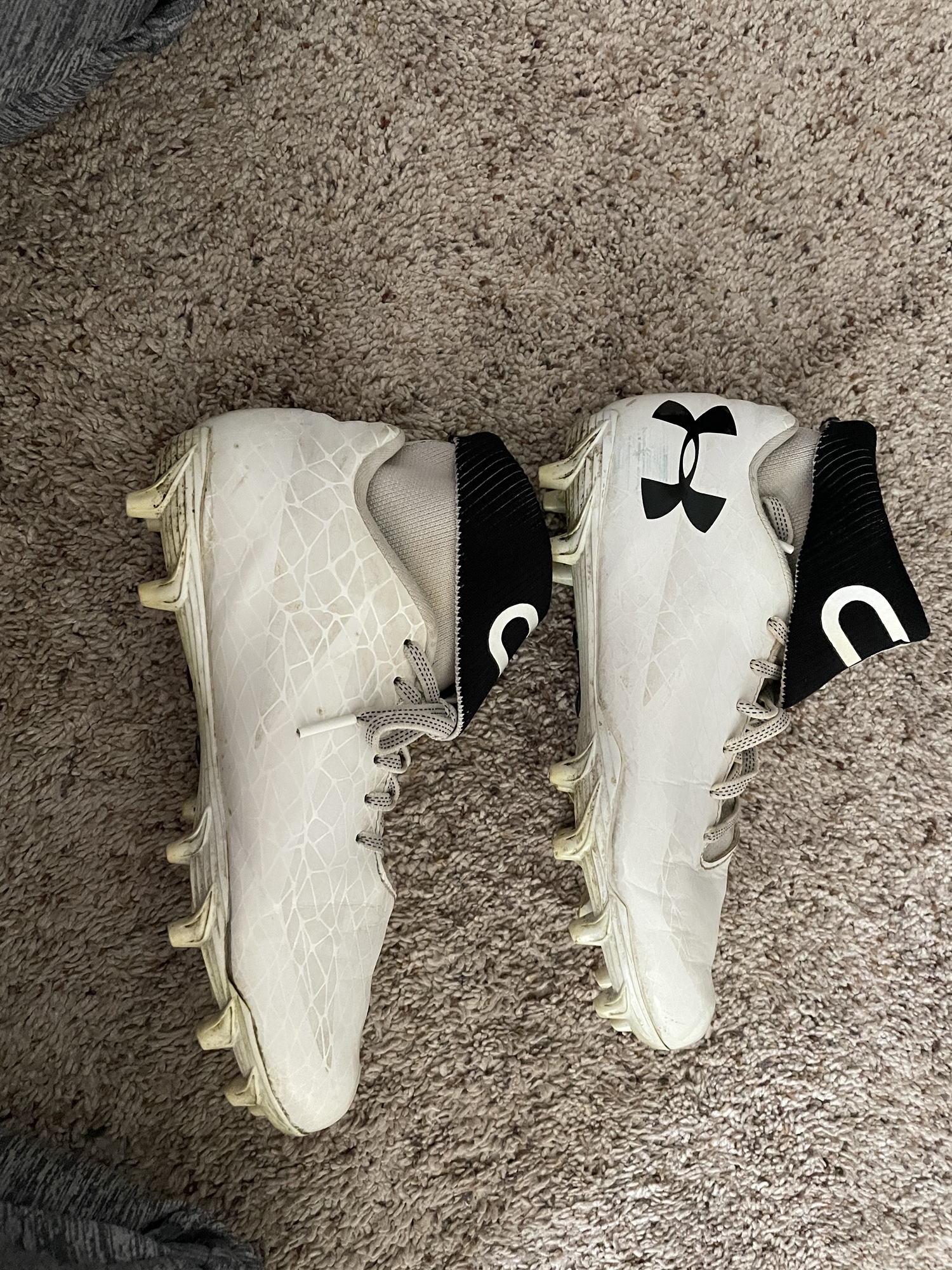 mens 8.5 football cleats